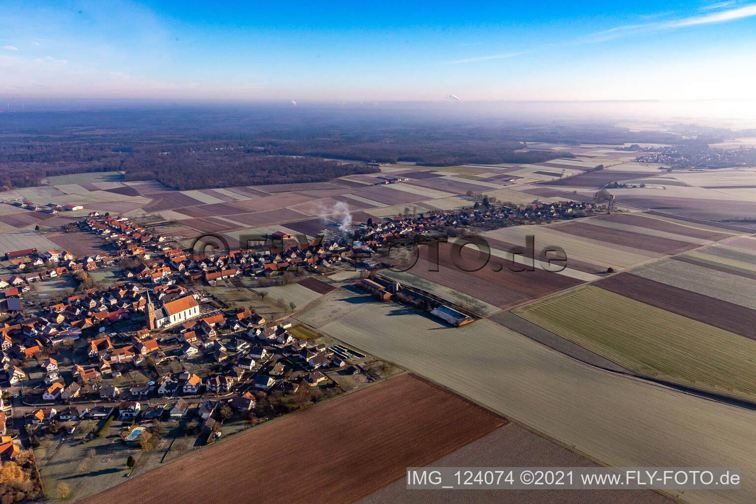 Luftbild von Längstes Dorf des Elsaß in Schleithal in Grand Est im Bundesland Bas-Rhin, Frankreich