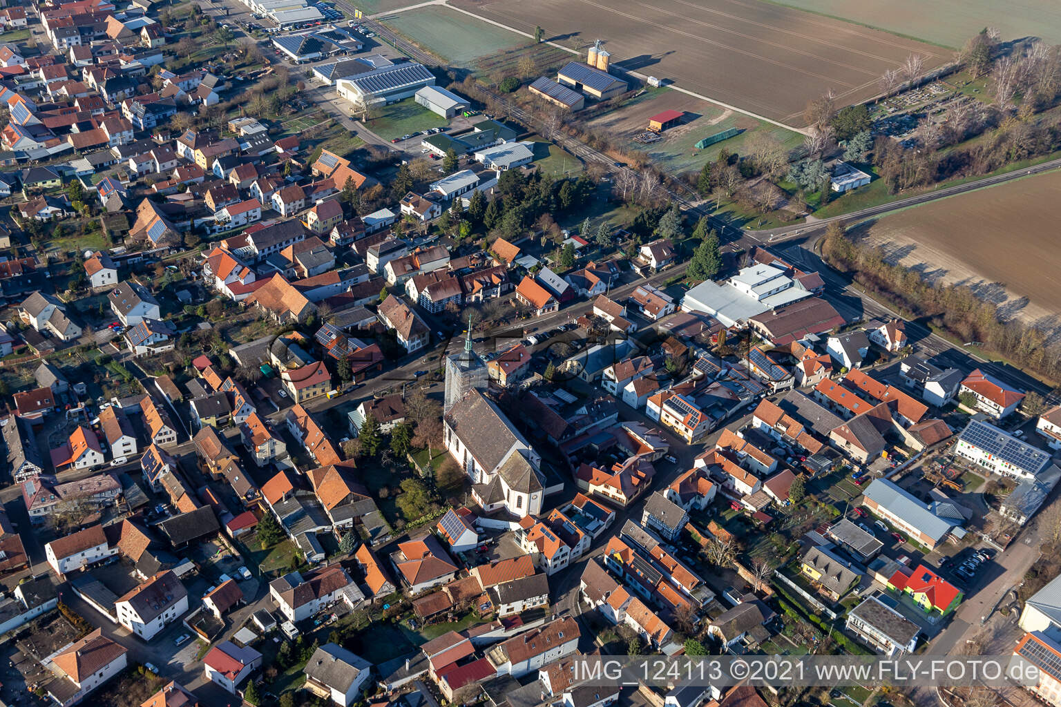 Luftbild von Katholische Kiche St. Leodegar in Steinfeld im Bundesland Rheinland-Pfalz, Deutschland