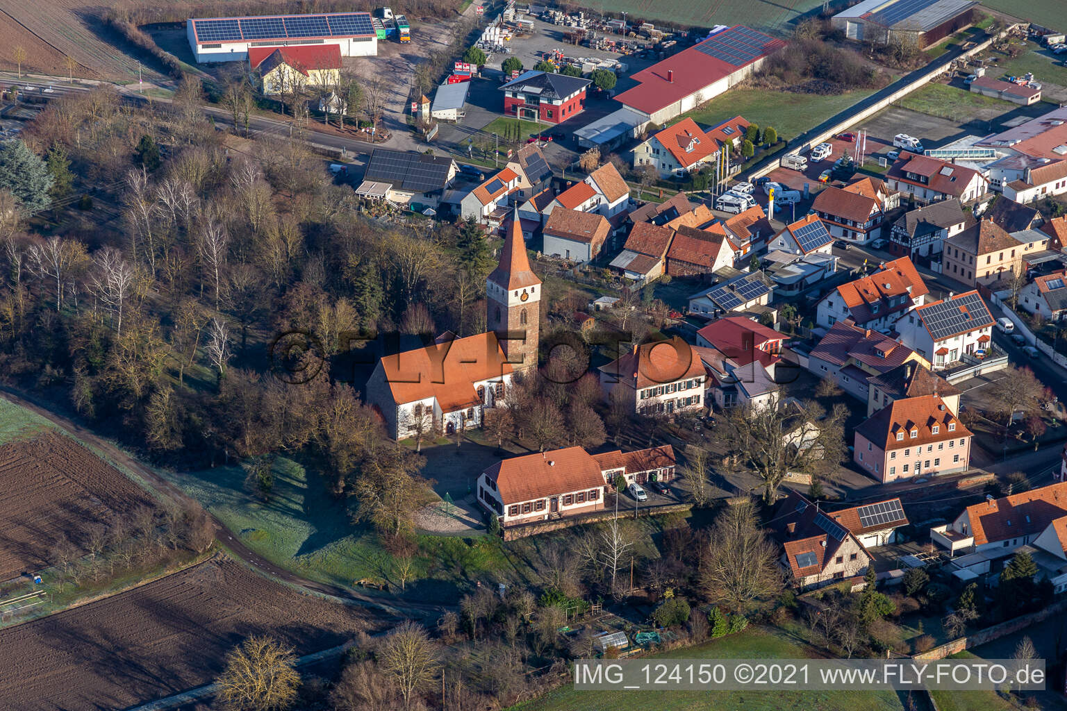 Luftbild von Protestantische Kirche in Minfeld im Bundesland Rheinland-Pfalz, Deutschland