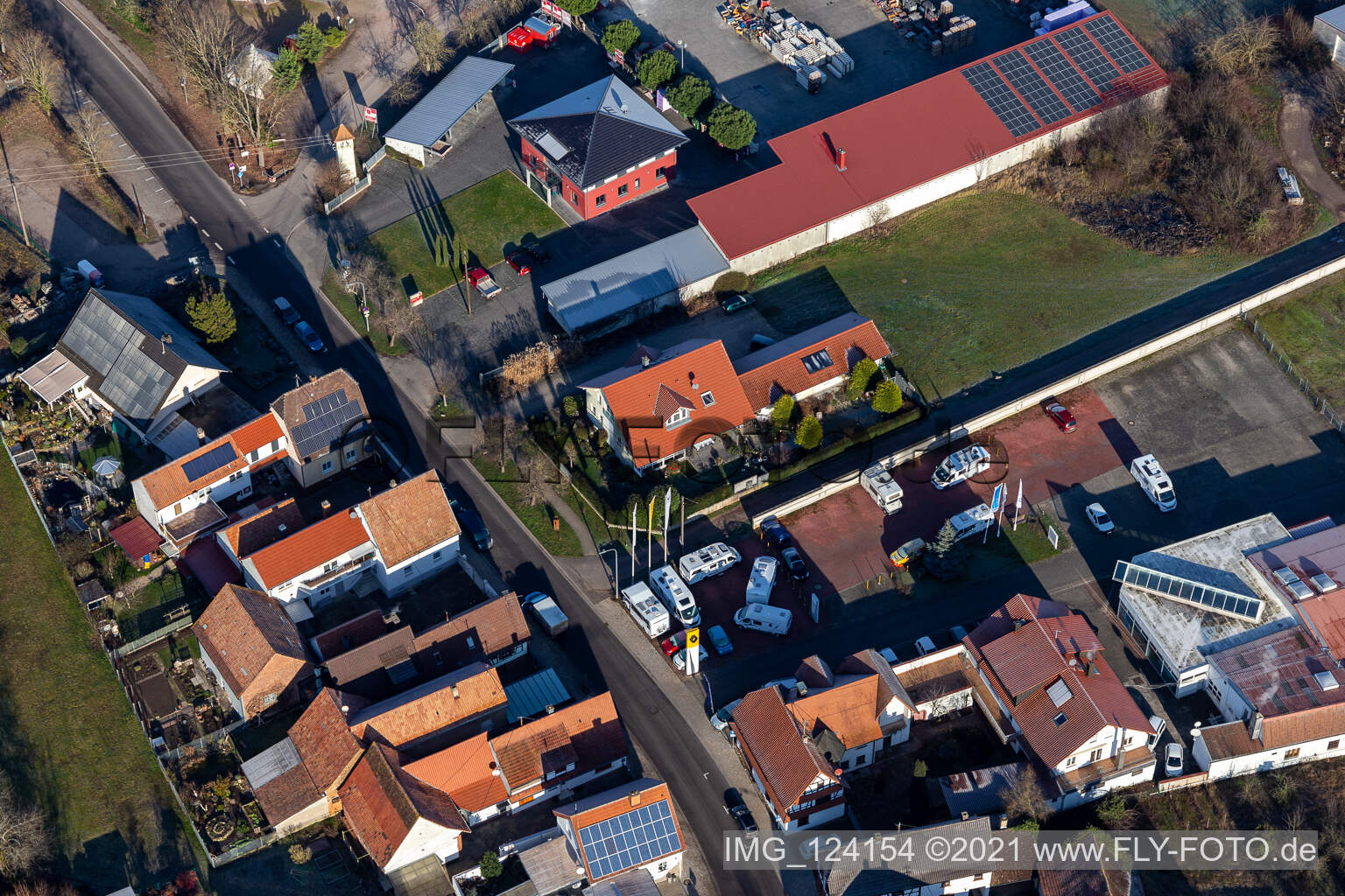 Luftbild von Burg-Haus in Minfeld im Bundesland Rheinland-Pfalz, Deutschland