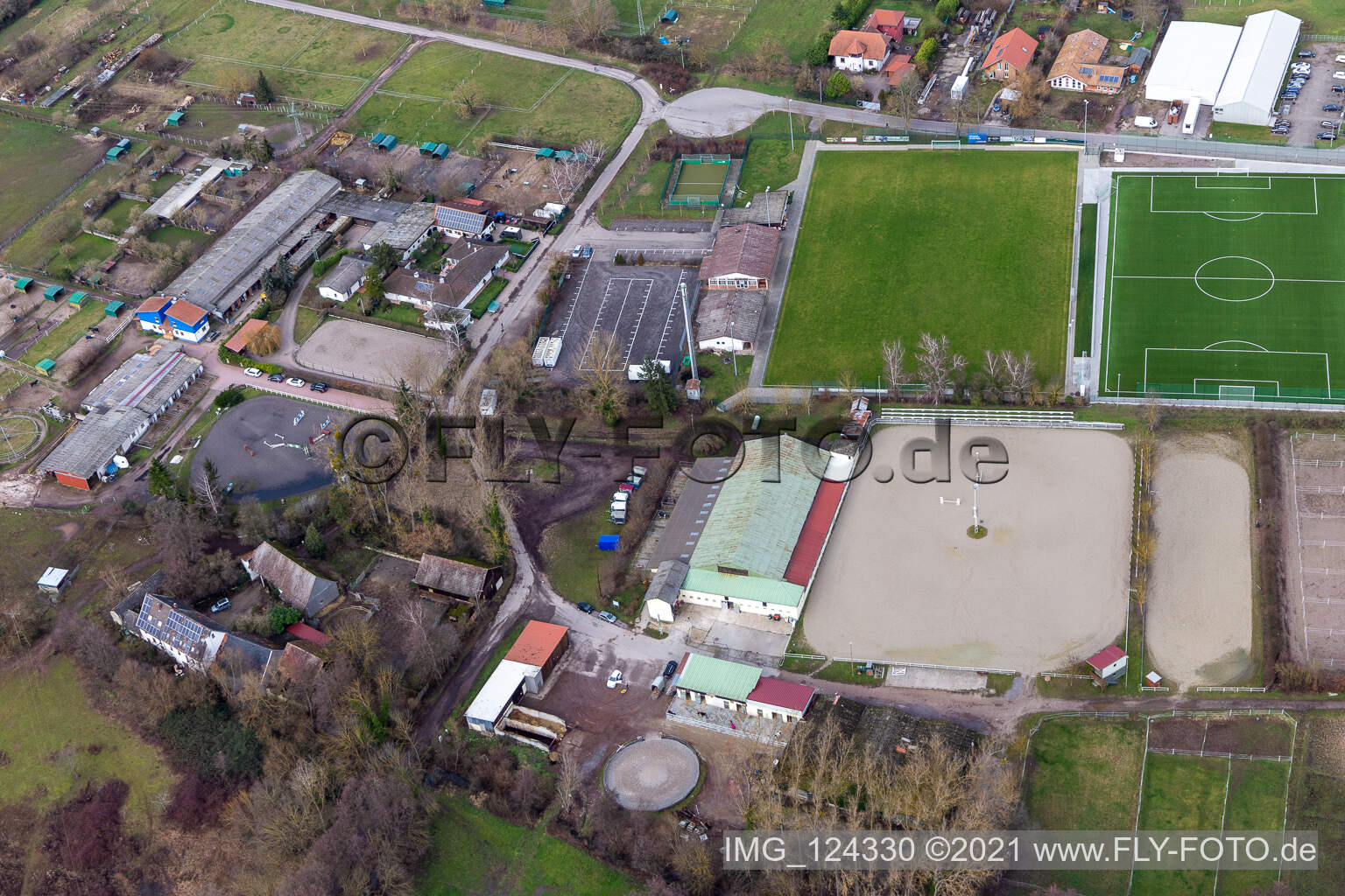 Luftaufnahme von Reit- und Fahrverein e.V im Ortsteil Billigheim in Billigheim-Ingenheim im Bundesland Rheinland-Pfalz, Deutschland