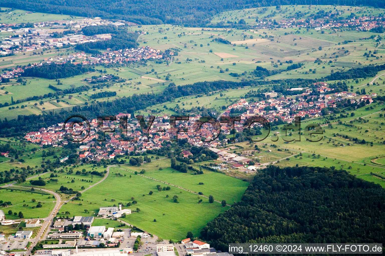 Luftbild von Von Norden im Ortsteil Ittersbach in Karlsbad im Bundesland Baden-Württemberg, Deutschland