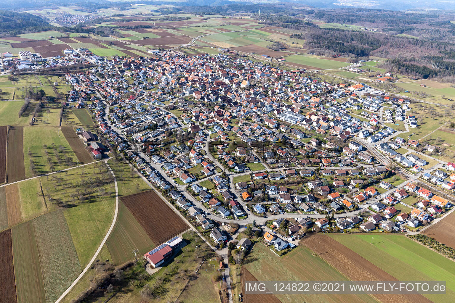 Gesamtübersicht und Stadtgebiet in Deckenpfronn im Bundesland Baden-Württemberg, Deutschland