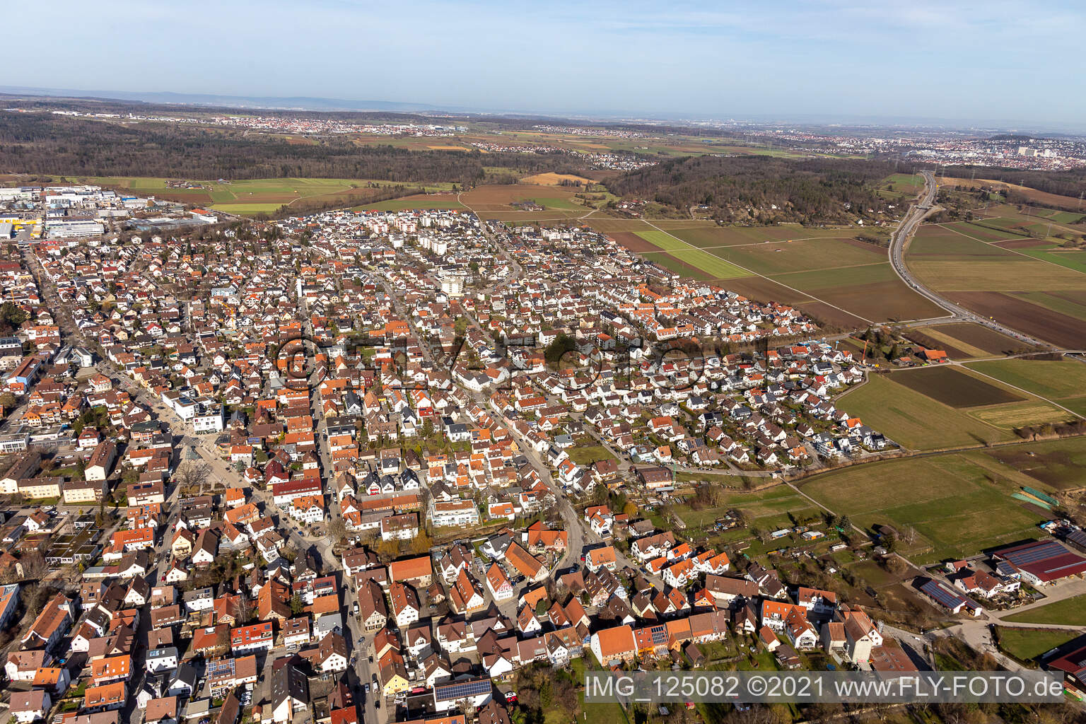 Renningen im Bundesland Baden-Württemberg, Deutschland aus der Drohnenperspektive