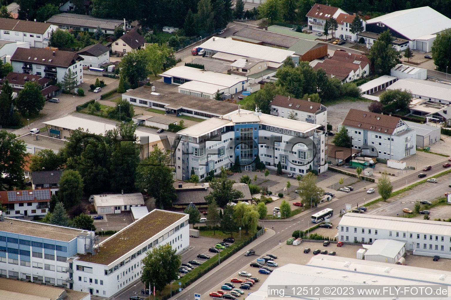 Ittersbach, Industriegebiet im Ortsteil Im Stockmädle in Karlsbad im Bundesland Baden-Württemberg, Deutschland von einer Drohne aus