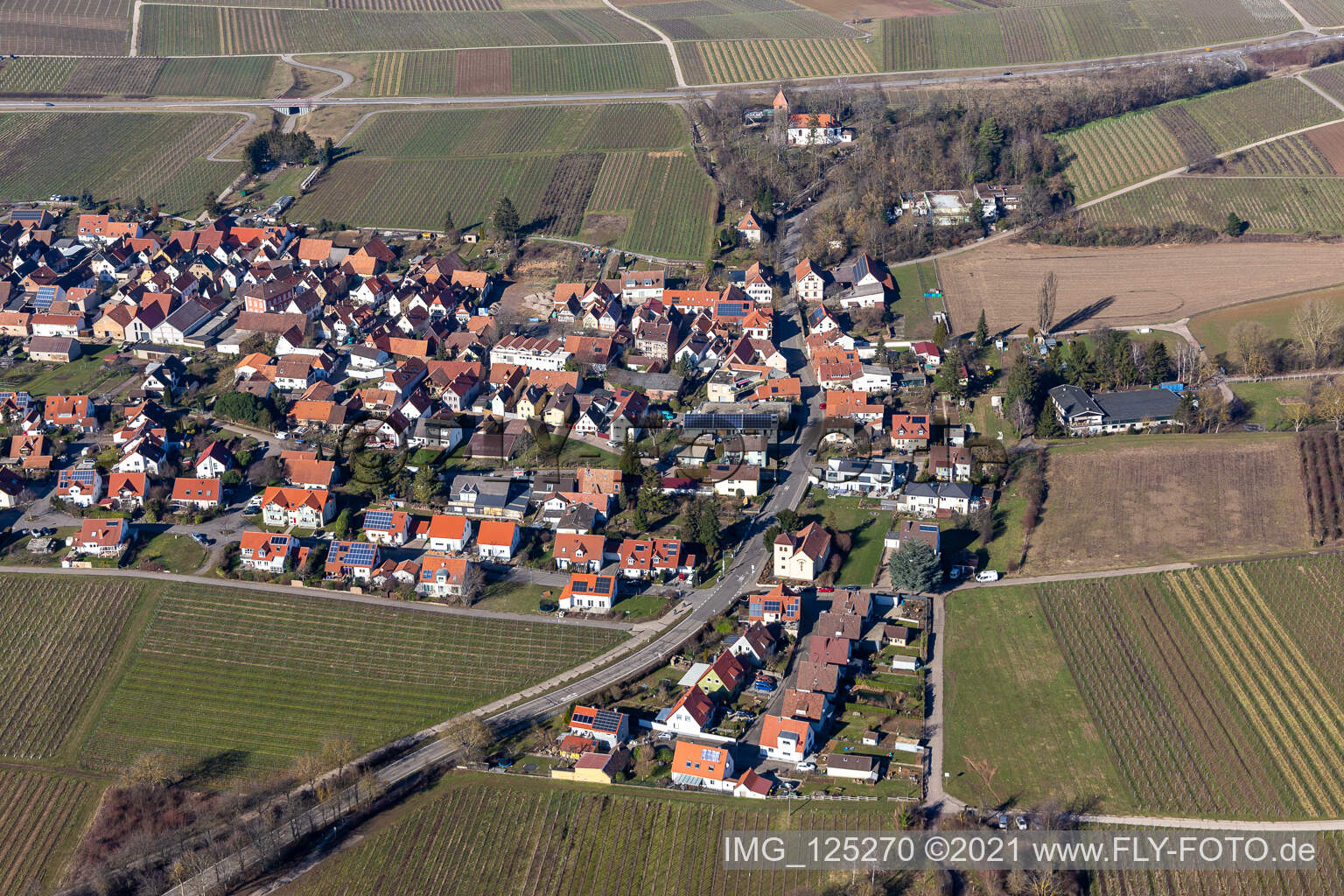 Drohnenbild von Ortsteil Wollmesheim in Landau in der Pfalz im Bundesland Rheinland-Pfalz, Deutschland