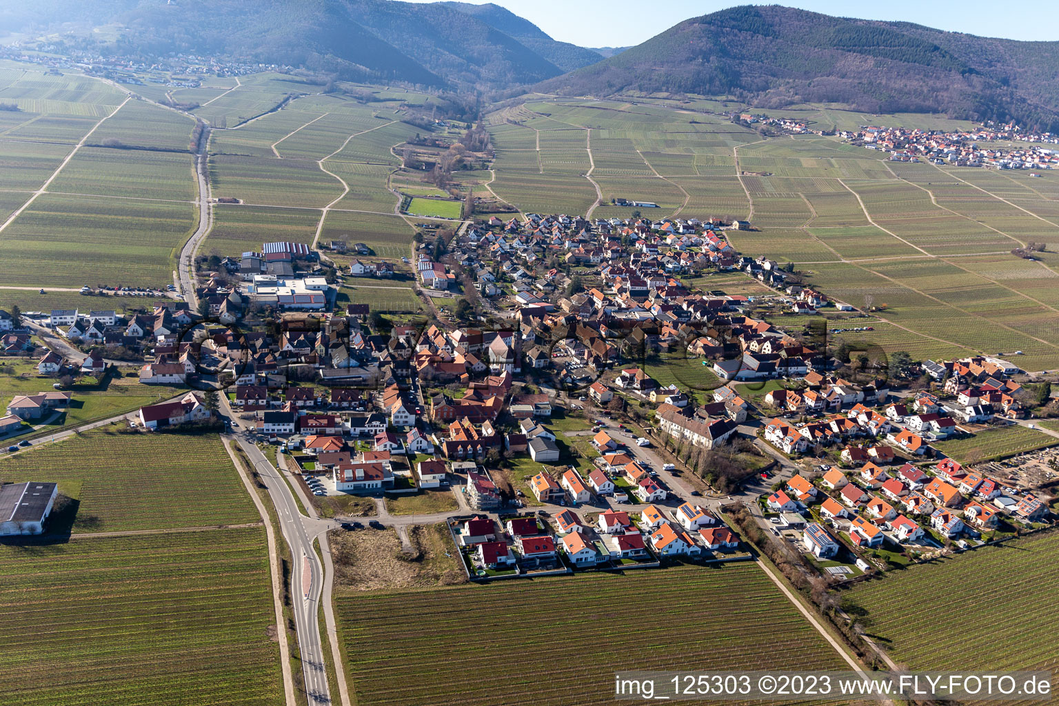 Drohnenbild von Hainfeld im Bundesland Rheinland-Pfalz, Deutschland