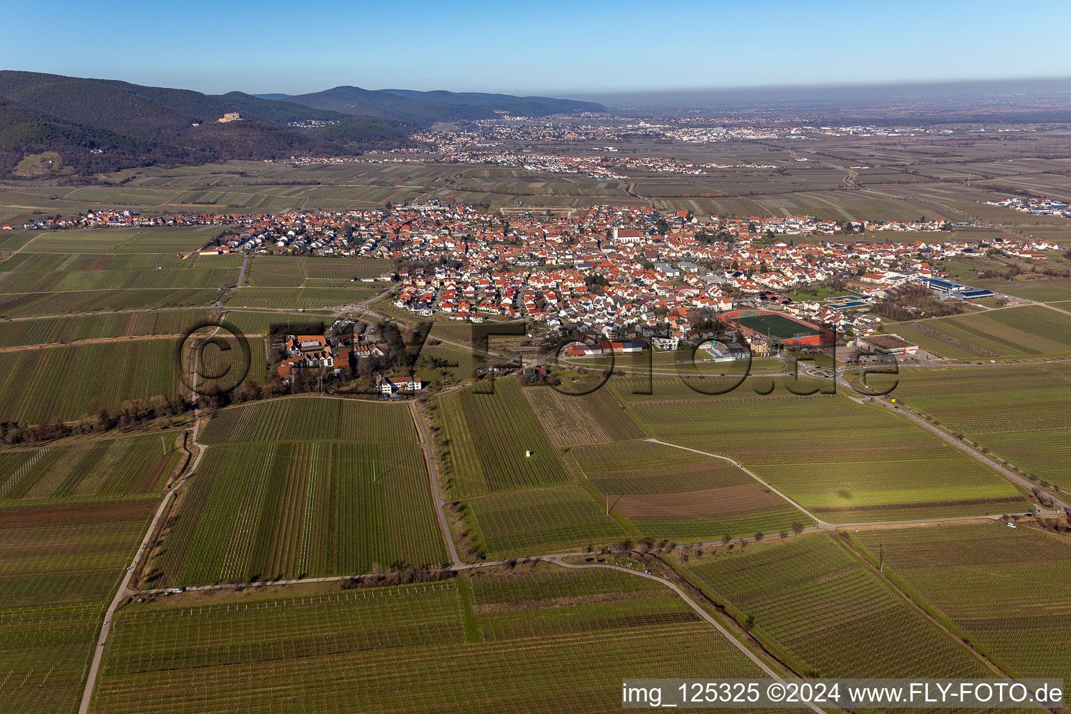 Luftbild von Ortsteil Alsterweiler in Maikammer im Bundesland Rheinland-Pfalz, Deutschland