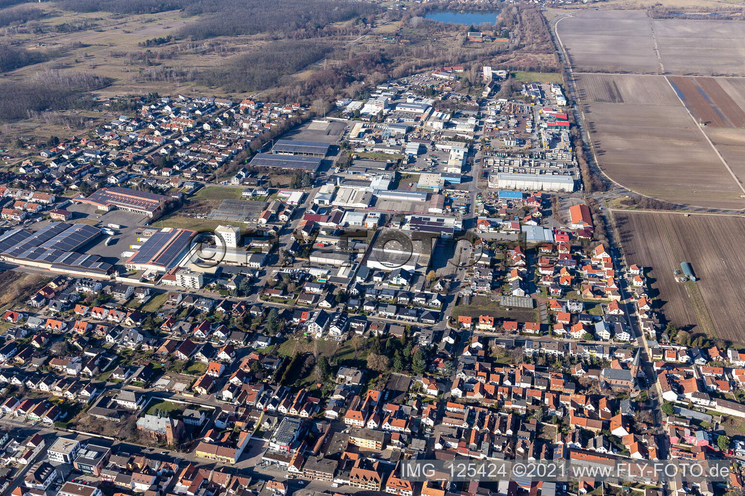 Industrie- und Gewerbegebiet Industriestraße / Im Horst in Maxdorf im Bundesland Rheinland-Pfalz, Deutschland