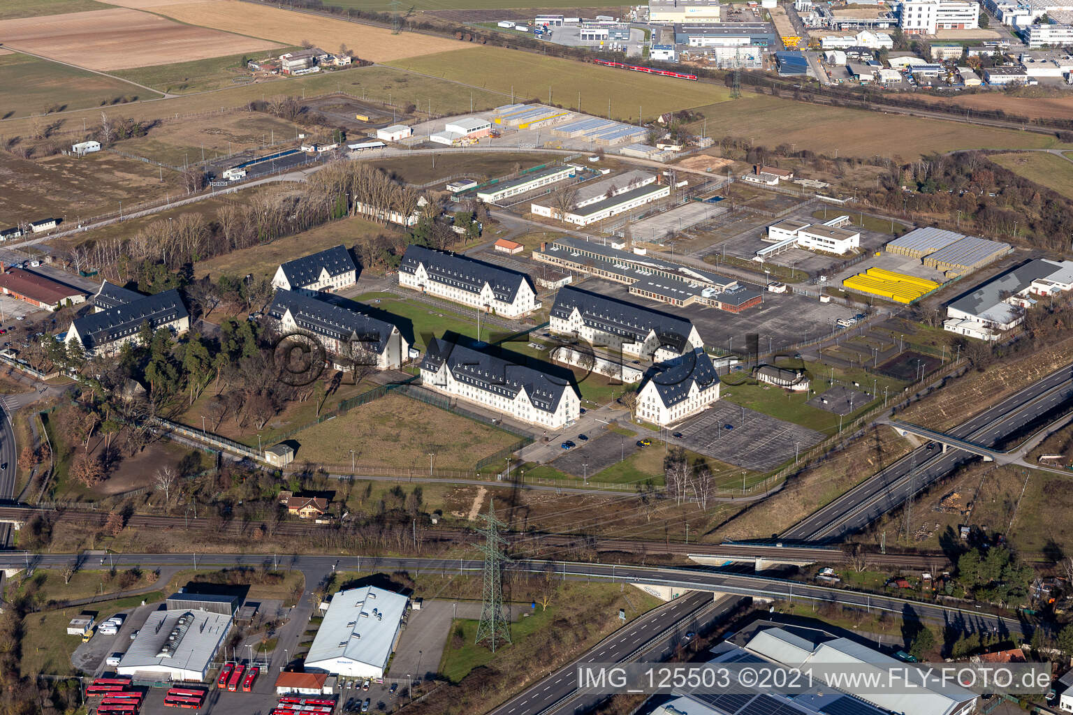 Luftbild von Ehemalige Kasernen in Schwetzingen im Bundesland Baden-Württemberg, Deutschland