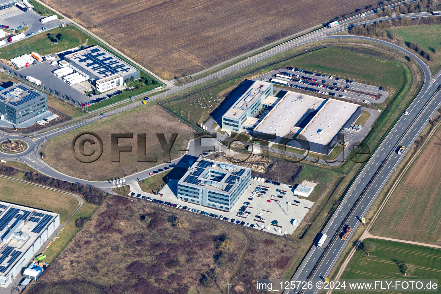 Industrie- und Gewerbegebiet Nord mit MTS Group in Rülzheim im Bundesland Rheinland-Pfalz, Deutschland