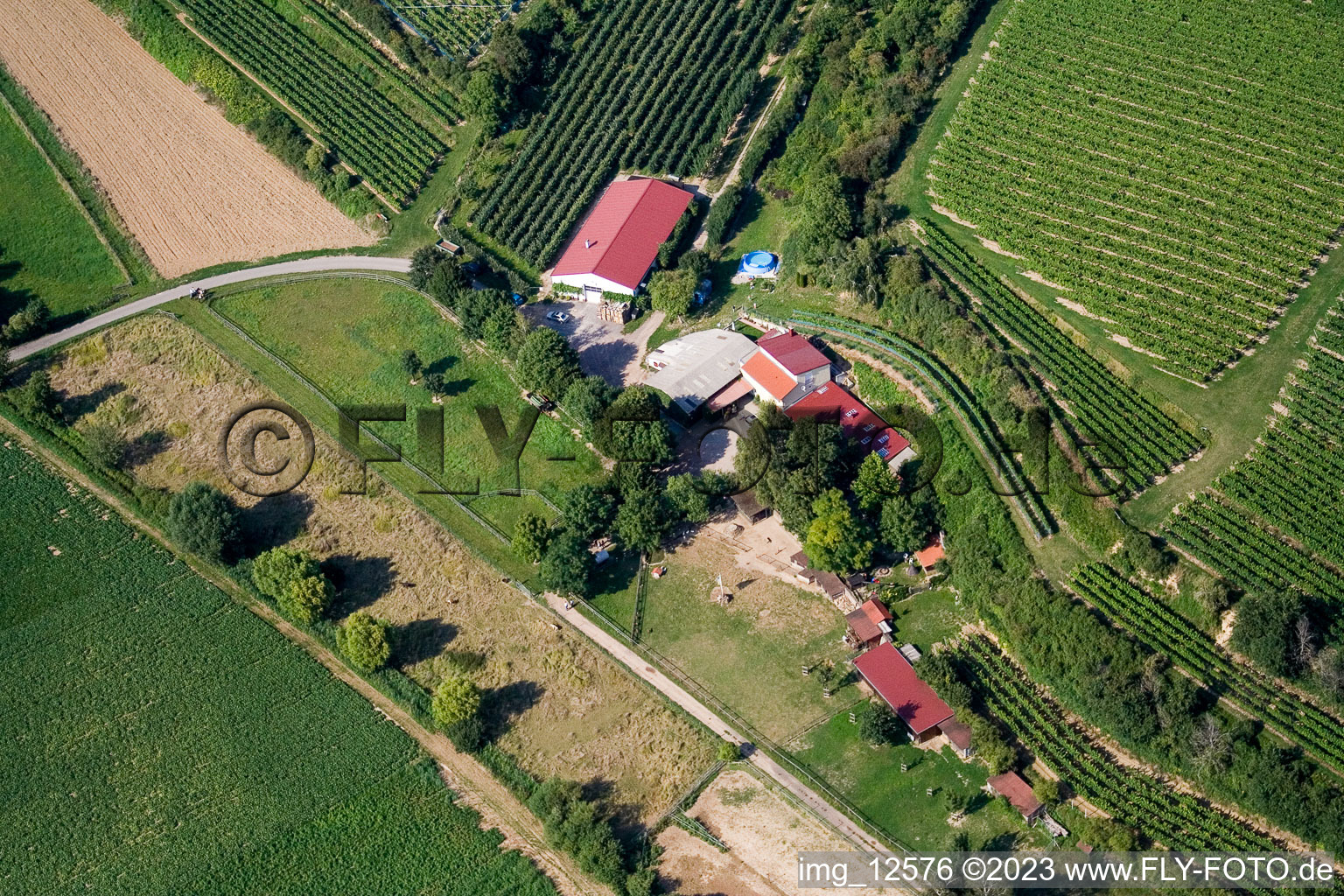 Luftbild von Ranch im Ortsteil Herxheim in Herxheim bei Landau/Pfalz im Bundesland Rheinland-Pfalz, Deutschland