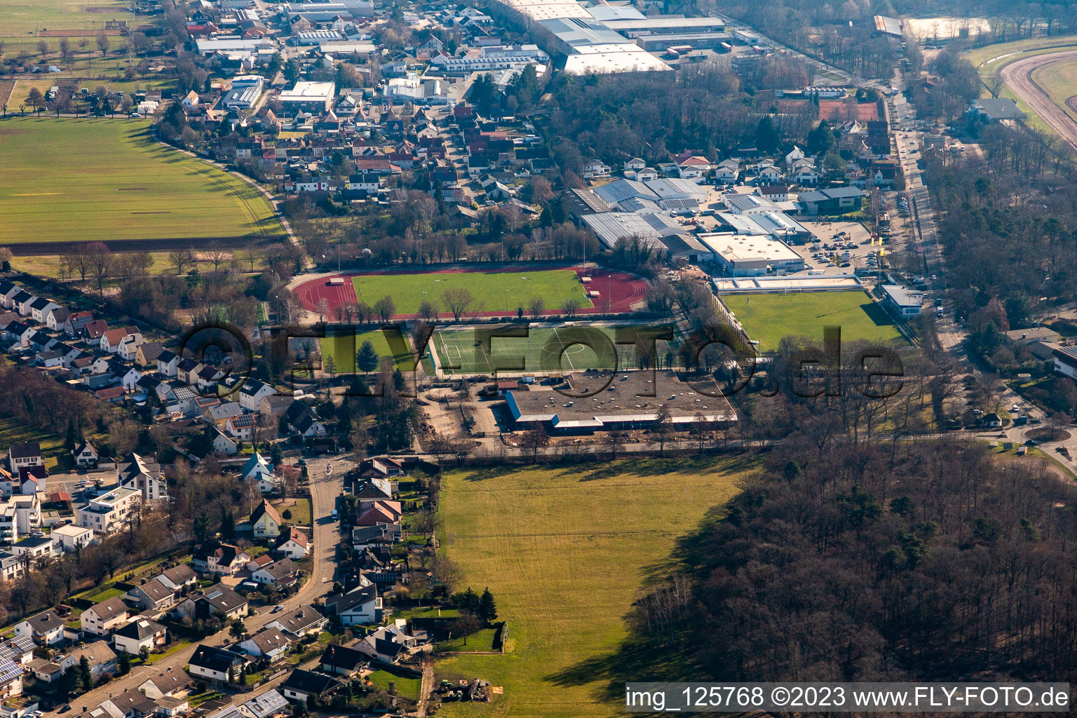 Sportplätze im Ortsteil Herxheim in Herxheim bei Landau/Pfalz im Bundesland Rheinland-Pfalz, Deutschland