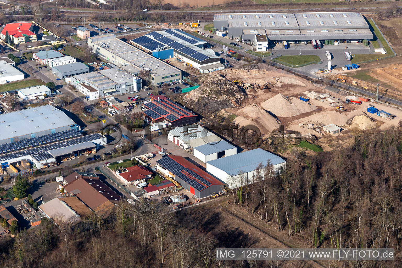 Industriegebiet Große Ahlmühle: Eichenlaub Logistic, CarDoc, SERO in Rohrbach im Bundesland Rheinland-Pfalz, Deutschland