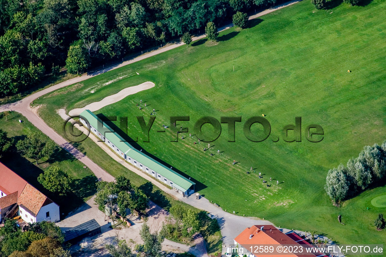 Essingen, Golfclub Landgut Dreihof SÜW im Bundesland Rheinland-Pfalz, Deutschland von oben gesehen