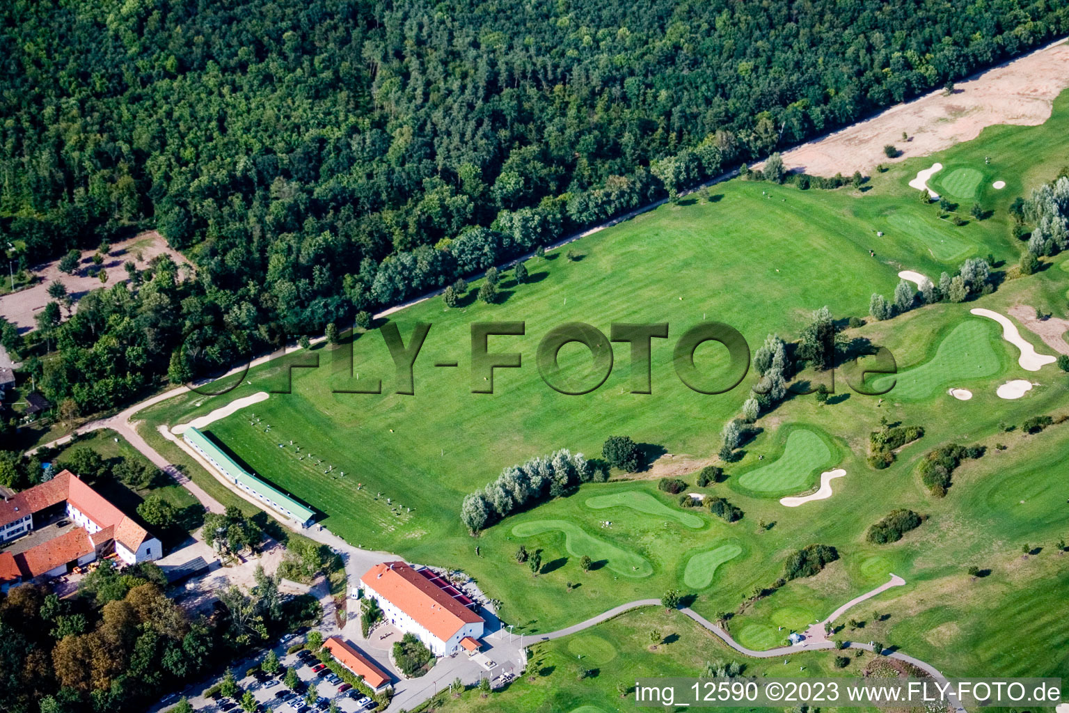 Essingen, Golfclub Landgut Dreihof SÜW im Bundesland Rheinland-Pfalz, Deutschland vom Flugzeug aus