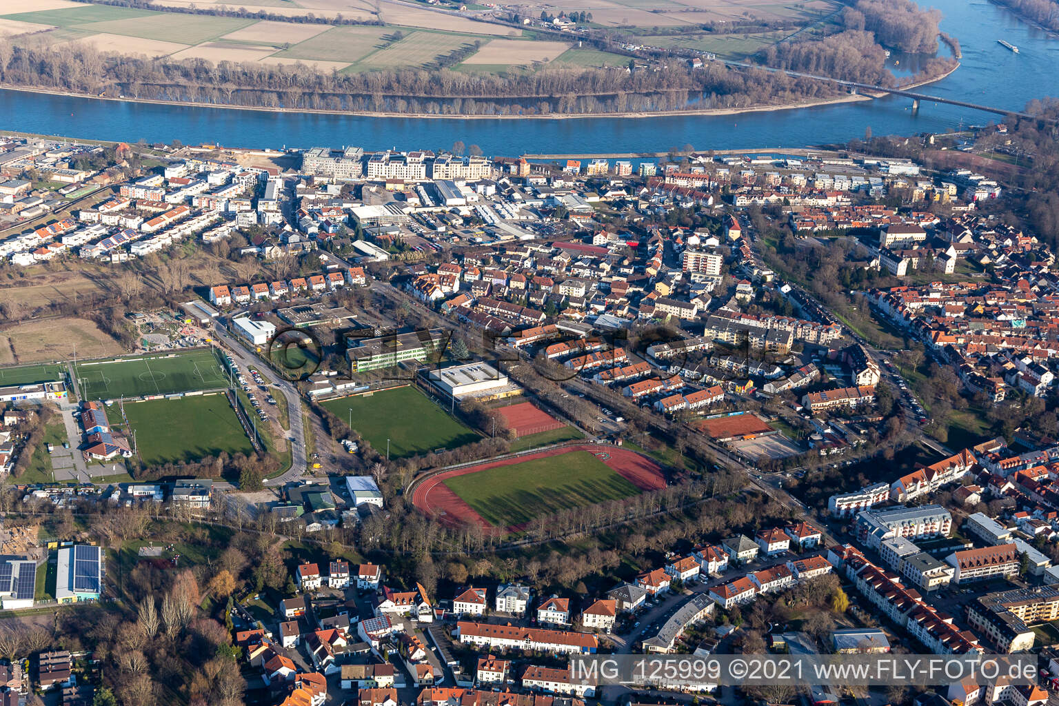 Luftbild von Helmut-Bantz Stadion in Speyer im Bundesland Rheinland-Pfalz, Deutschland