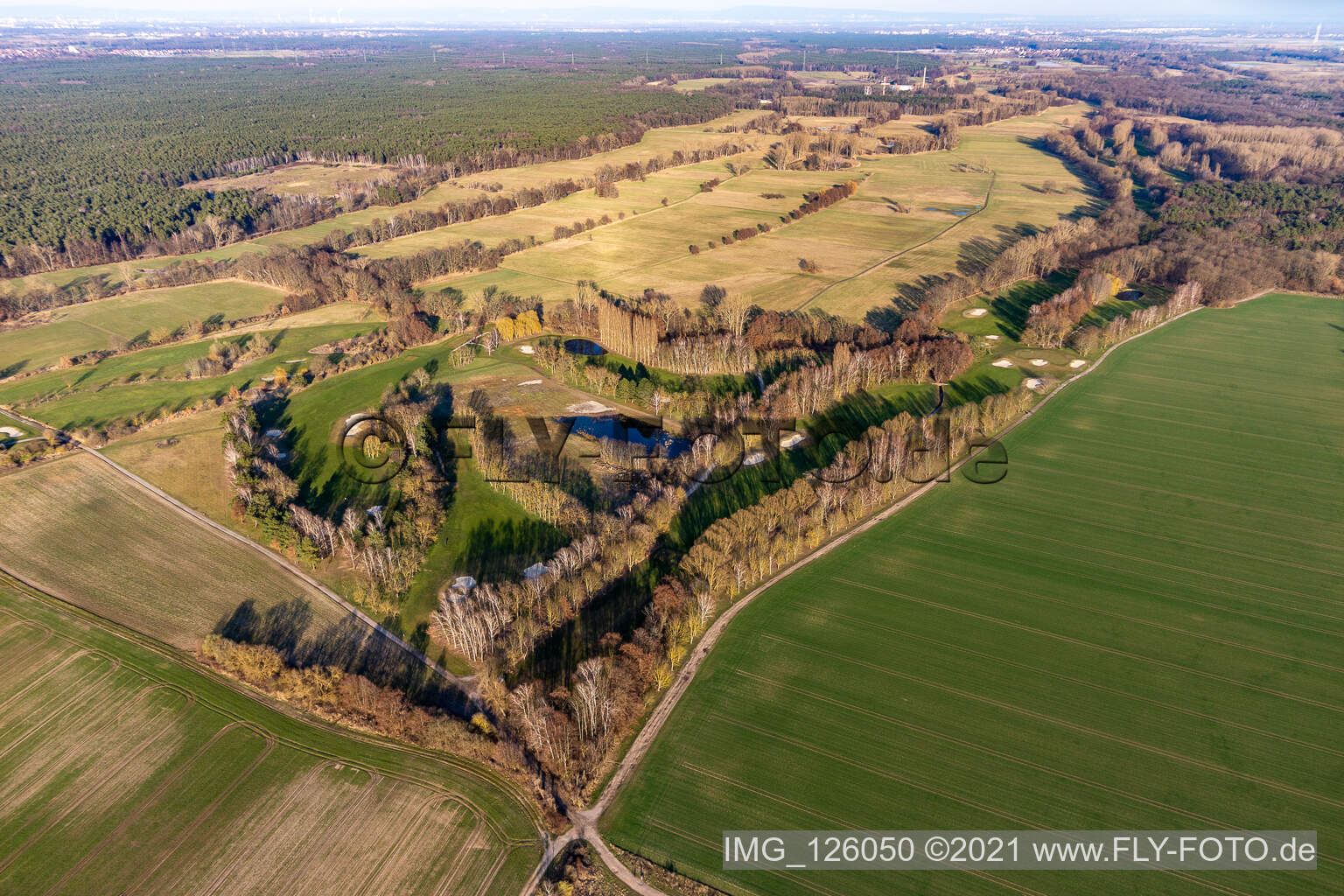 Luftaufnahme von Gelände des Golfplatz Golf-Club Pfalz in Neustadt an der Weinstraße im Ortsteil Geinsheim im Bundesland Rheinland-Pfalz, Deutschland