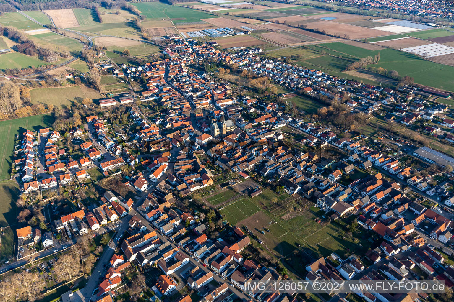 Luftaufnahme von Ortsteil Geinsheim in Neustadt an der Weinstraße im Bundesland Rheinland-Pfalz, Deutschland