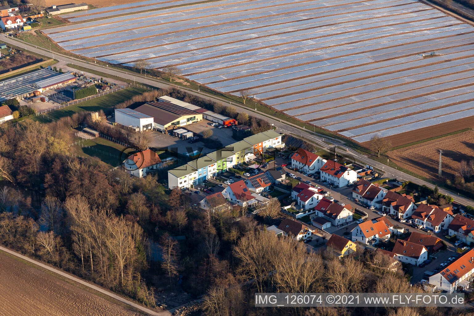 Weingarten im Bundesland Rheinland-Pfalz, Deutschland aus der Drohnenperspektive