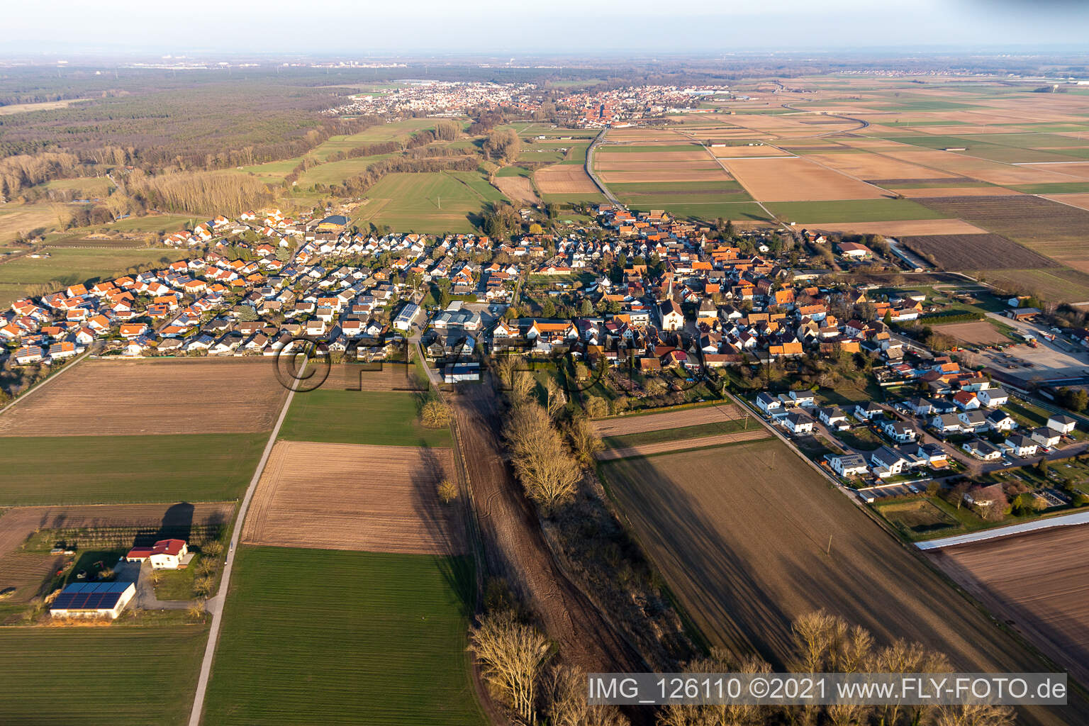 Schrägluftbild von Knittelsheim im Bundesland Rheinland-Pfalz, Deutschland