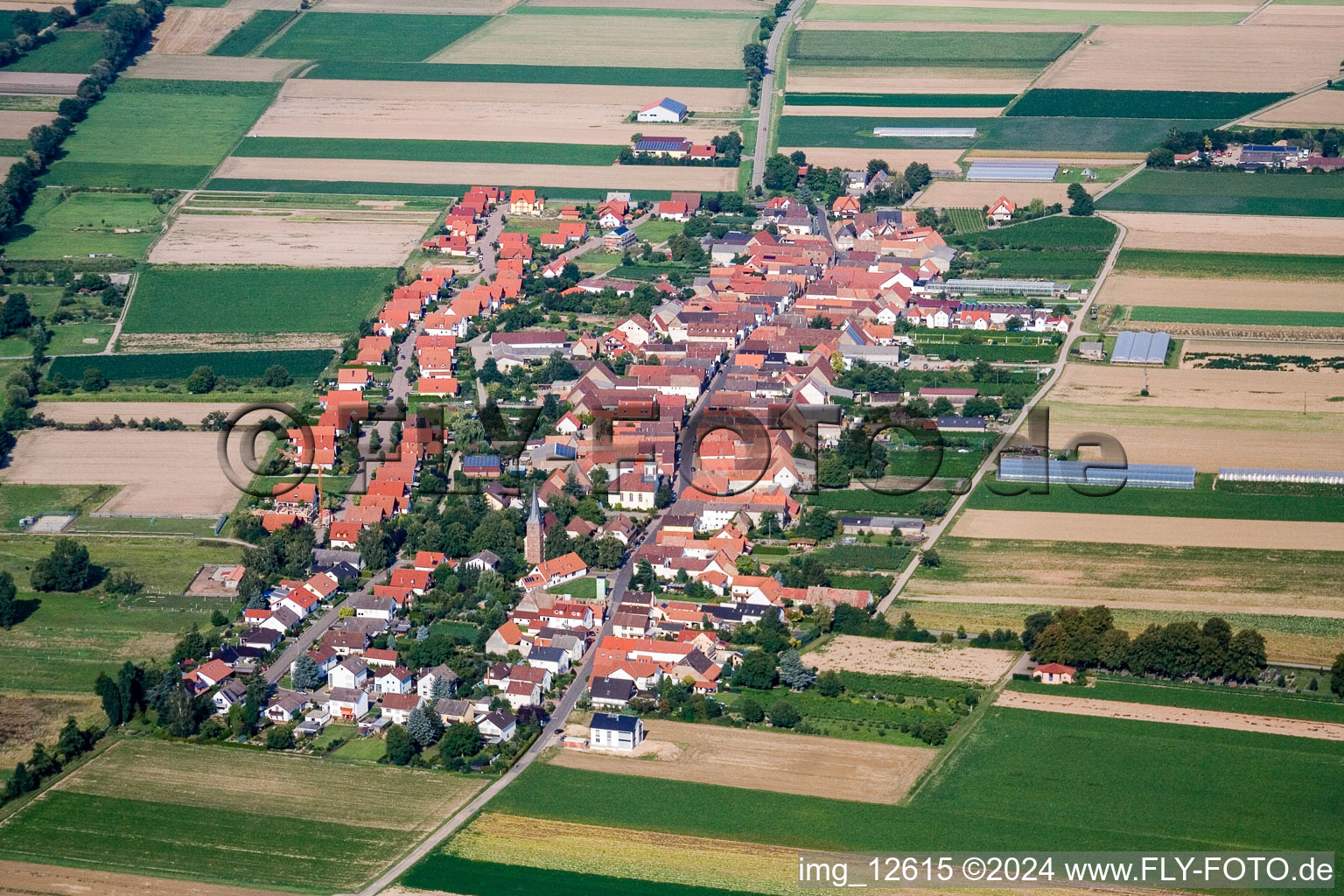 Luftaufnahme von Dorf - Ansicht in Böbingen im Bundesland Rheinland-Pfalz, Deutschland