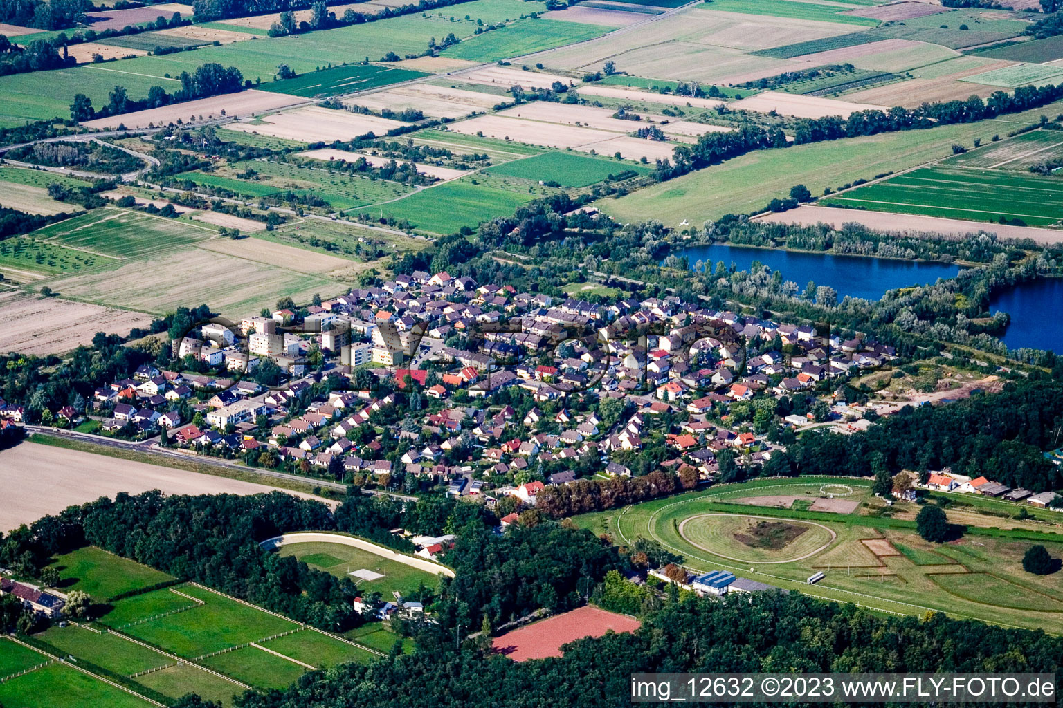 Luftbild von Haßloch im Bundesland Rheinland-Pfalz, Deutschland