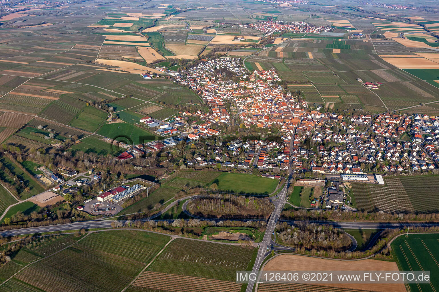 Luftaufnahme von Geothermiekraftwerk in Insheim im Bundesland Rheinland-Pfalz, Deutschland