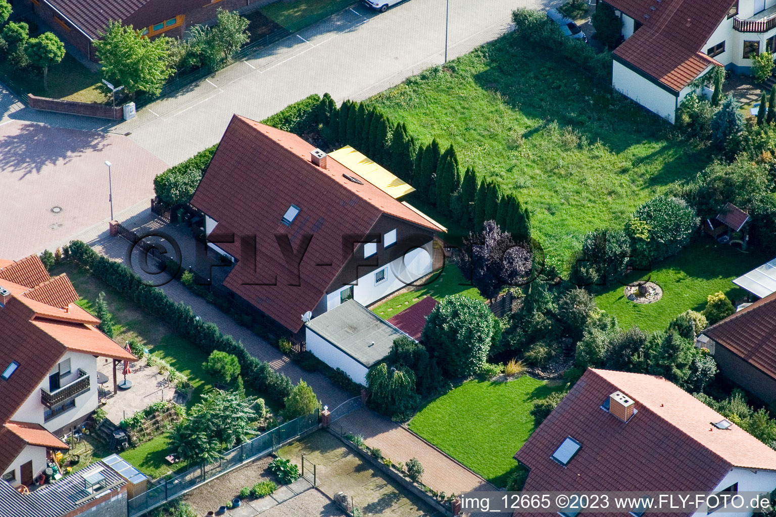 Drohnenbild von Haßloch im Bundesland Rheinland-Pfalz, Deutschland