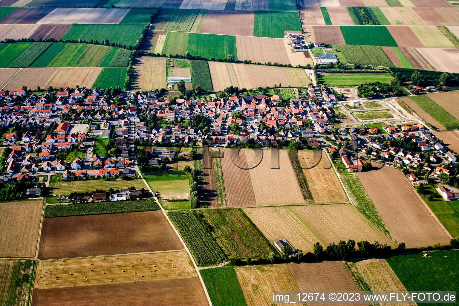 Luftbild von Hochdorf in Hochdorf-Assenheim im Bundesland Rheinland-Pfalz, Deutschland