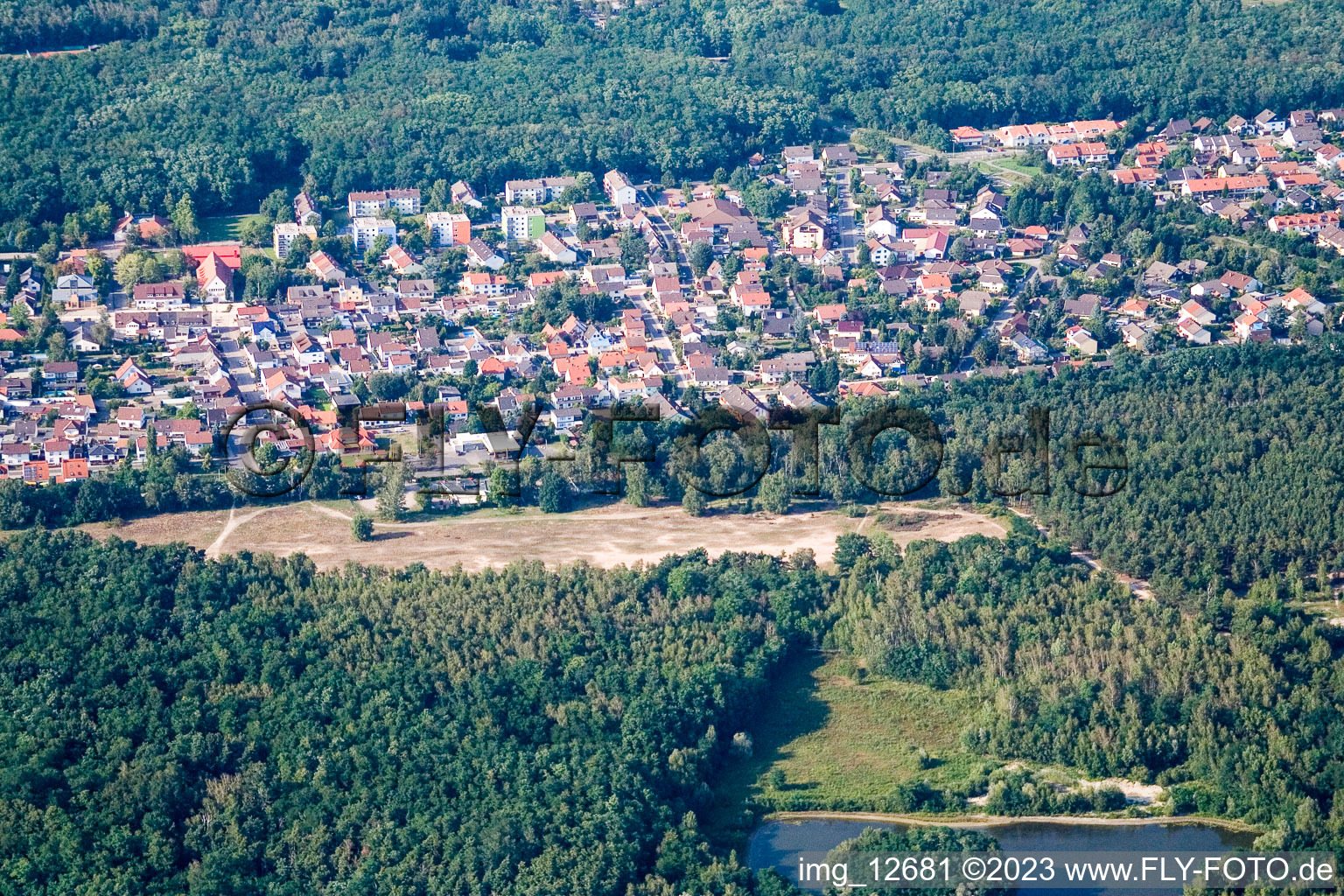 Luftaufnahme von Ellerstadt im Bundesland Rheinland-Pfalz, Deutschland