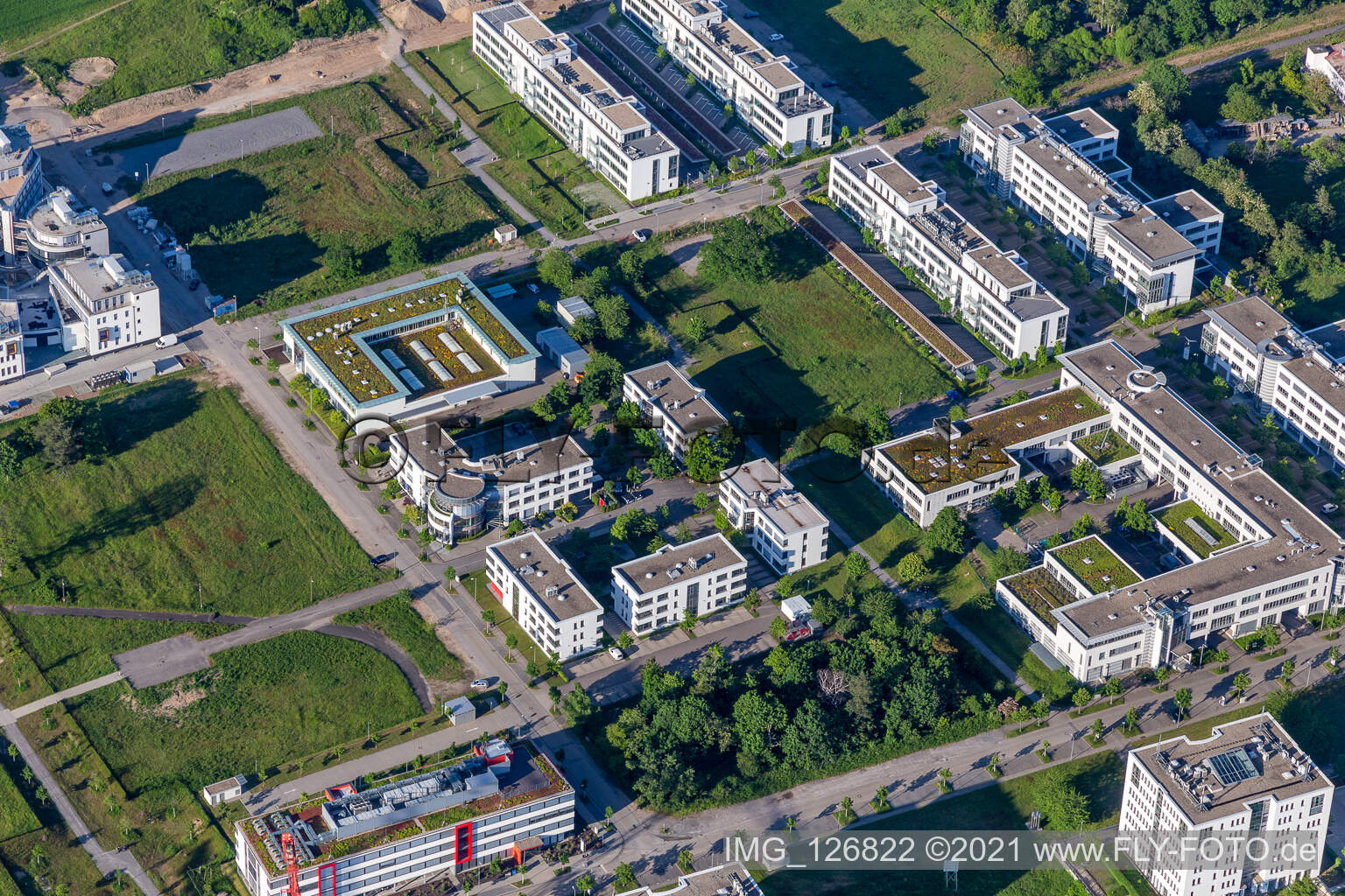 Technologiepark im Ortsteil Rintheim in Karlsruhe im Bundesland Baden-Württemberg, Deutschland von der Drohne aus gesehen