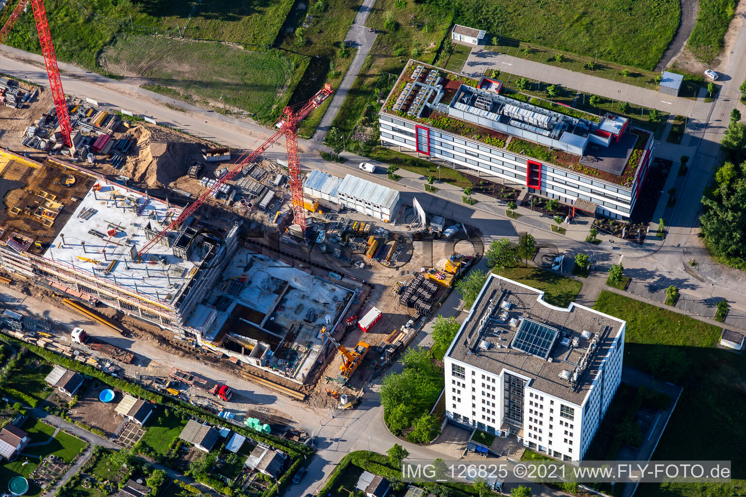 Luftaufnahme von Technologiepark, Baustelle an der Emmy-Noether-Straße im Ortsteil Rintheim in Karlsruhe im Bundesland Baden-Württemberg, Deutschland