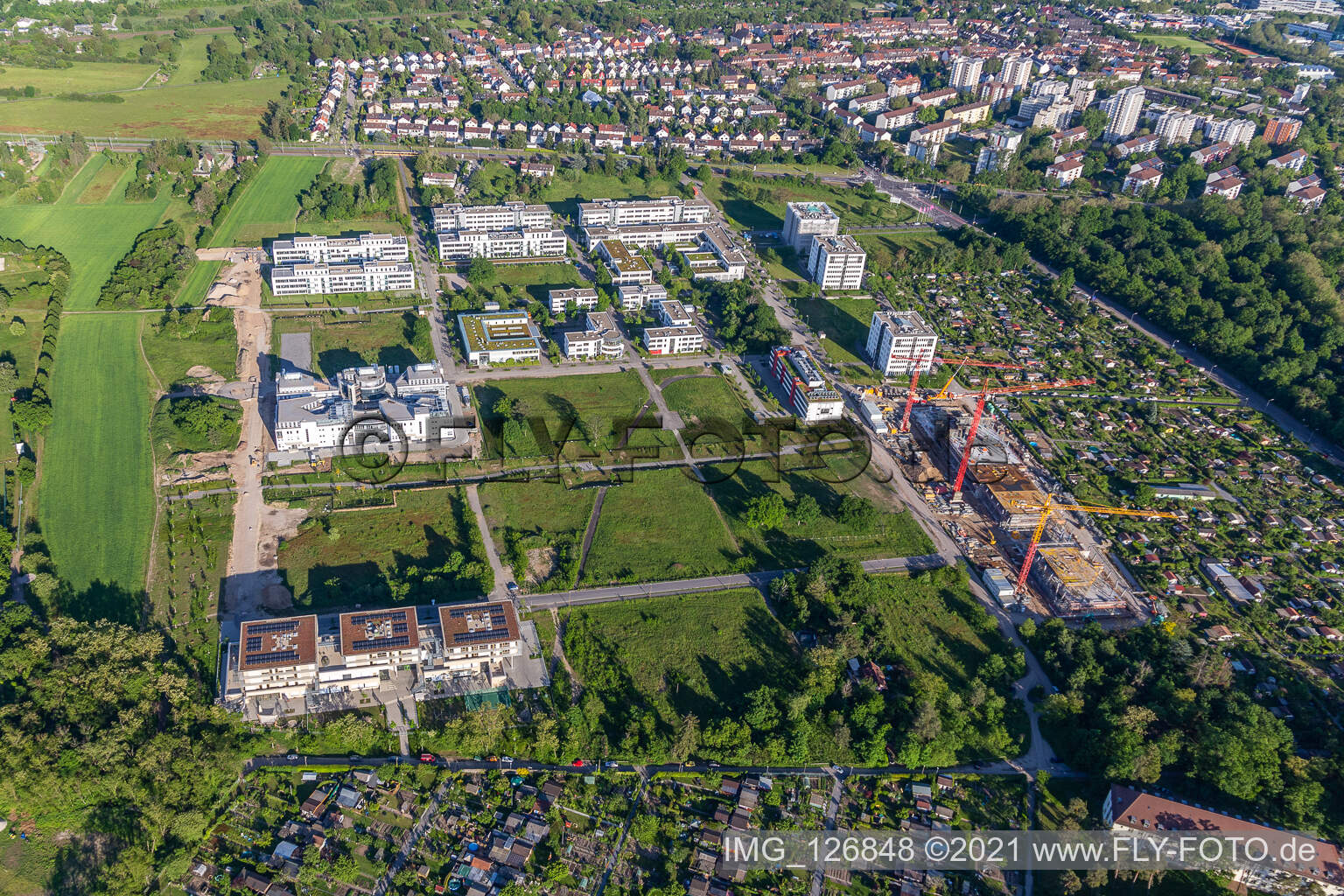 Technologiepark im Ortsteil Rintheim in Karlsruhe im Bundesland Baden-Württemberg, Deutschland aus der Luft