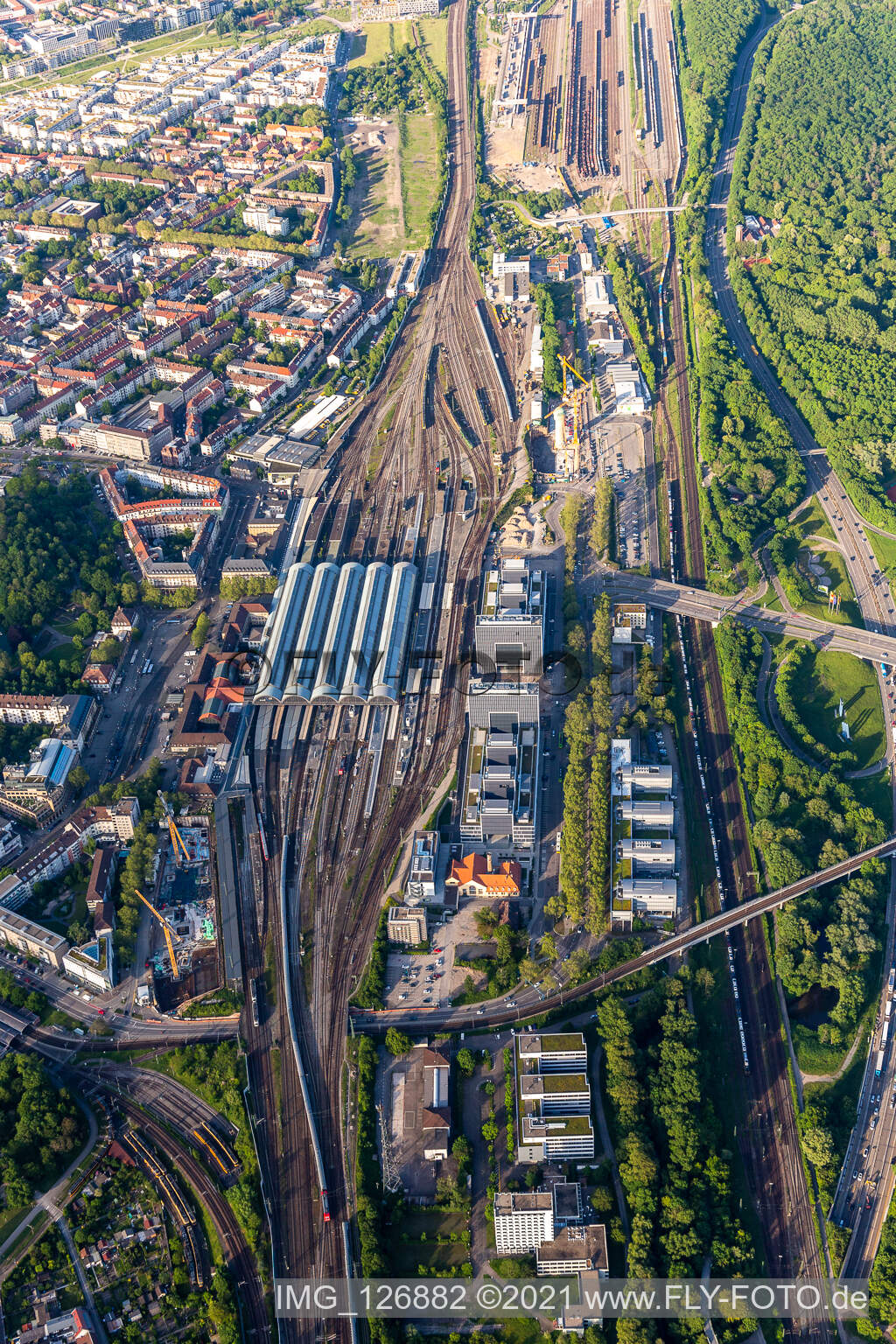 Hauptbahnhof Karlsruhe im Ortsteil Südweststadt im Bundesland Baden-Württemberg, Deutschland