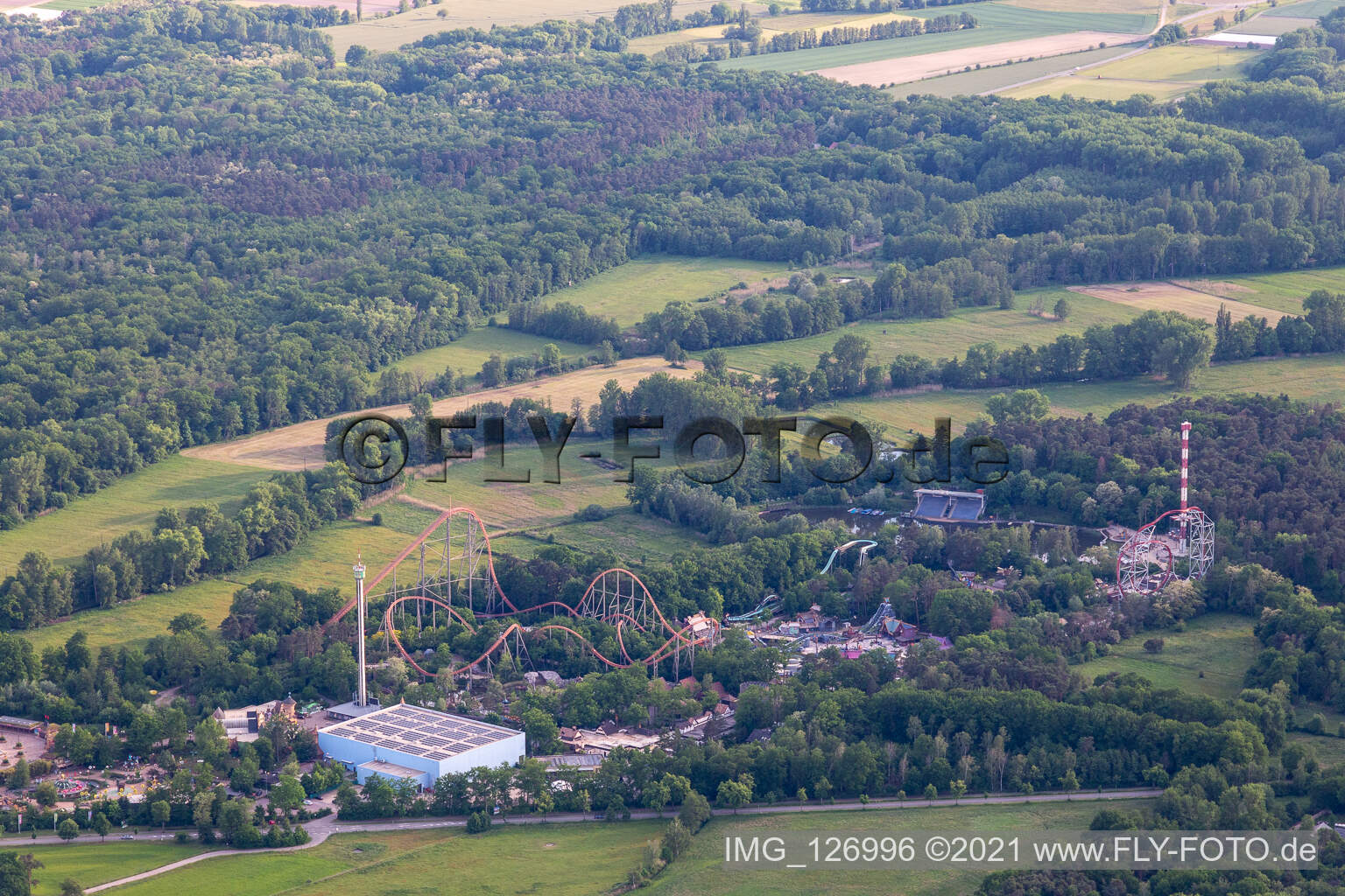 Drohnenaufname von Holiday Park in Haßloch im Bundesland Rheinland-Pfalz, Deutschland