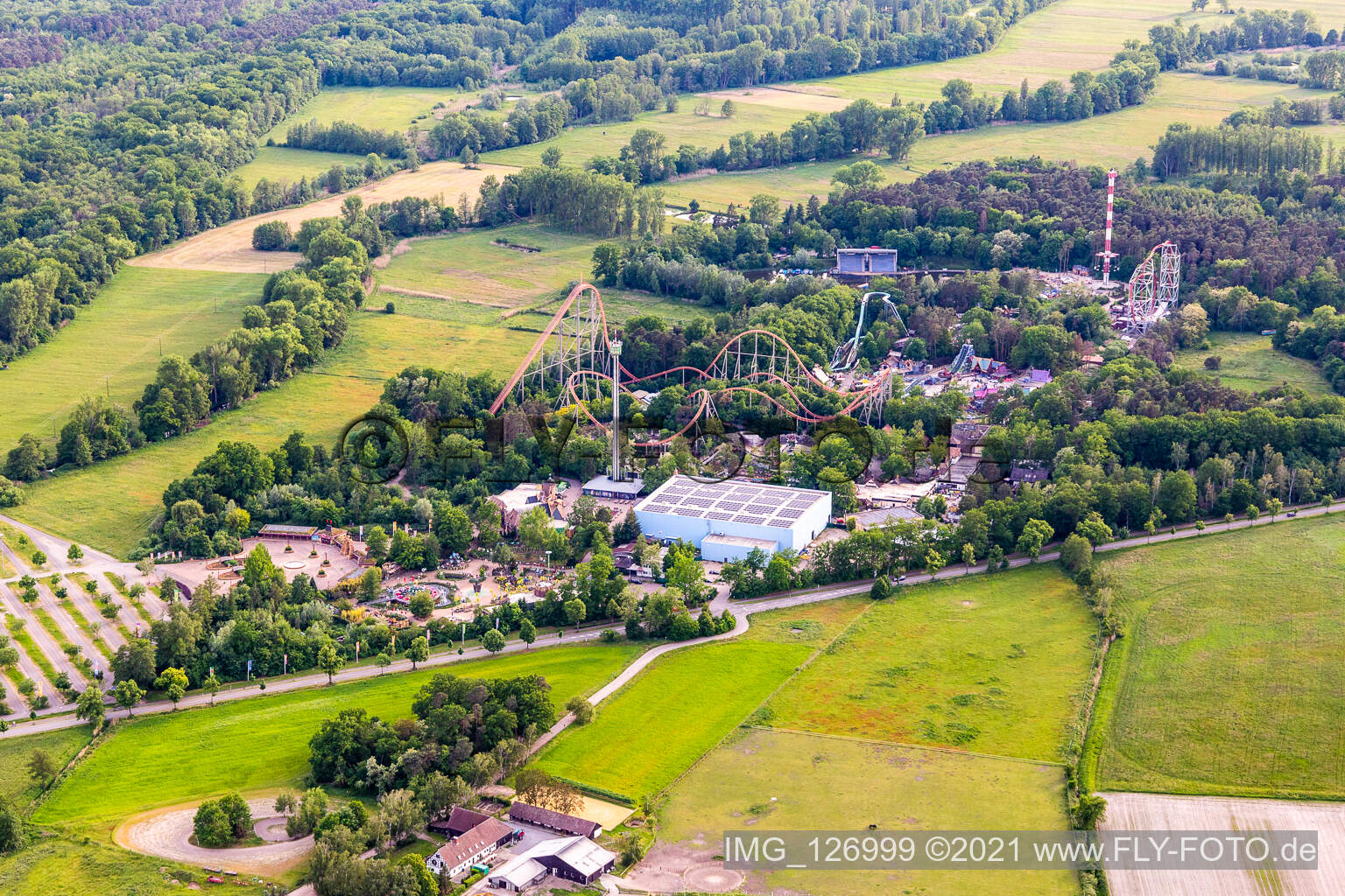 Drohnenbild von Holiday Park in Haßloch im Bundesland Rheinland-Pfalz, Deutschland