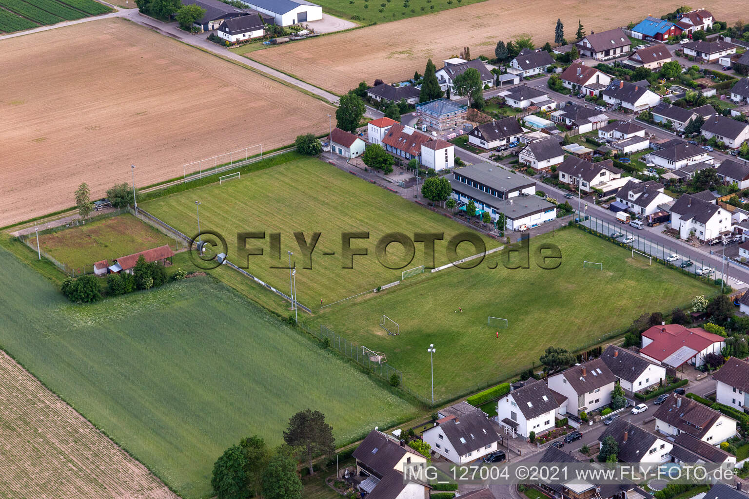 Freisbach im Bundesland Rheinland-Pfalz, Deutschland von einer Drohne aus