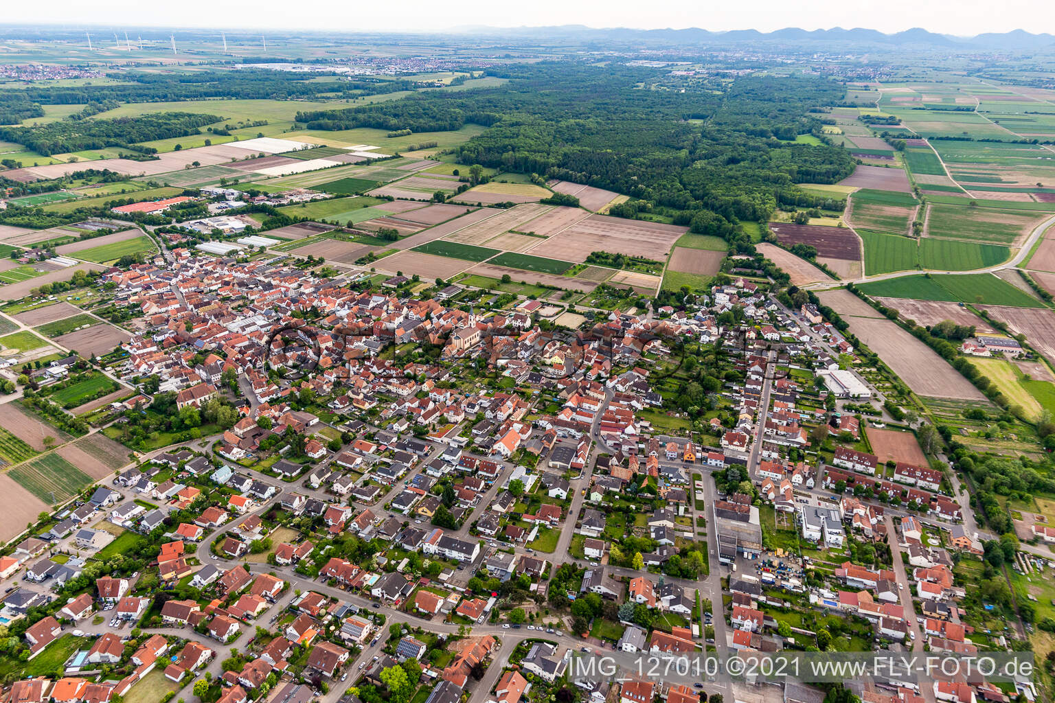Drohnenaufname von Zeiskam im Bundesland Rheinland-Pfalz, Deutschland