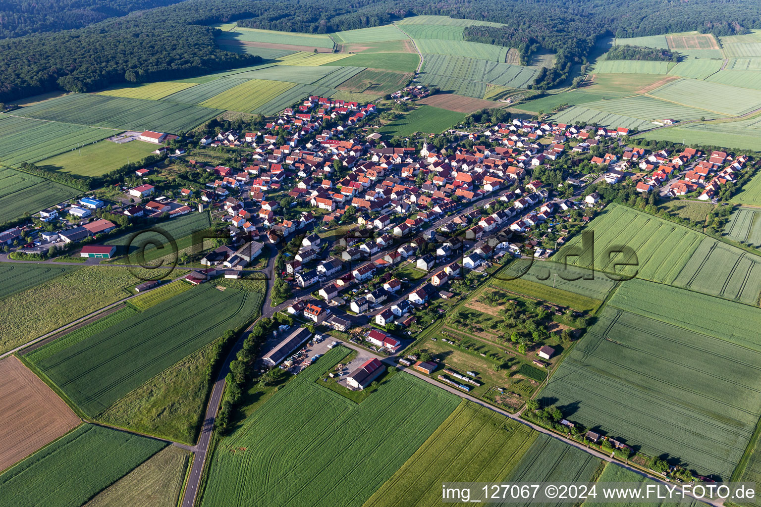 Luftbild von Hesselbach in Üchtelhausen im Bundesland Bayern, Deutschland