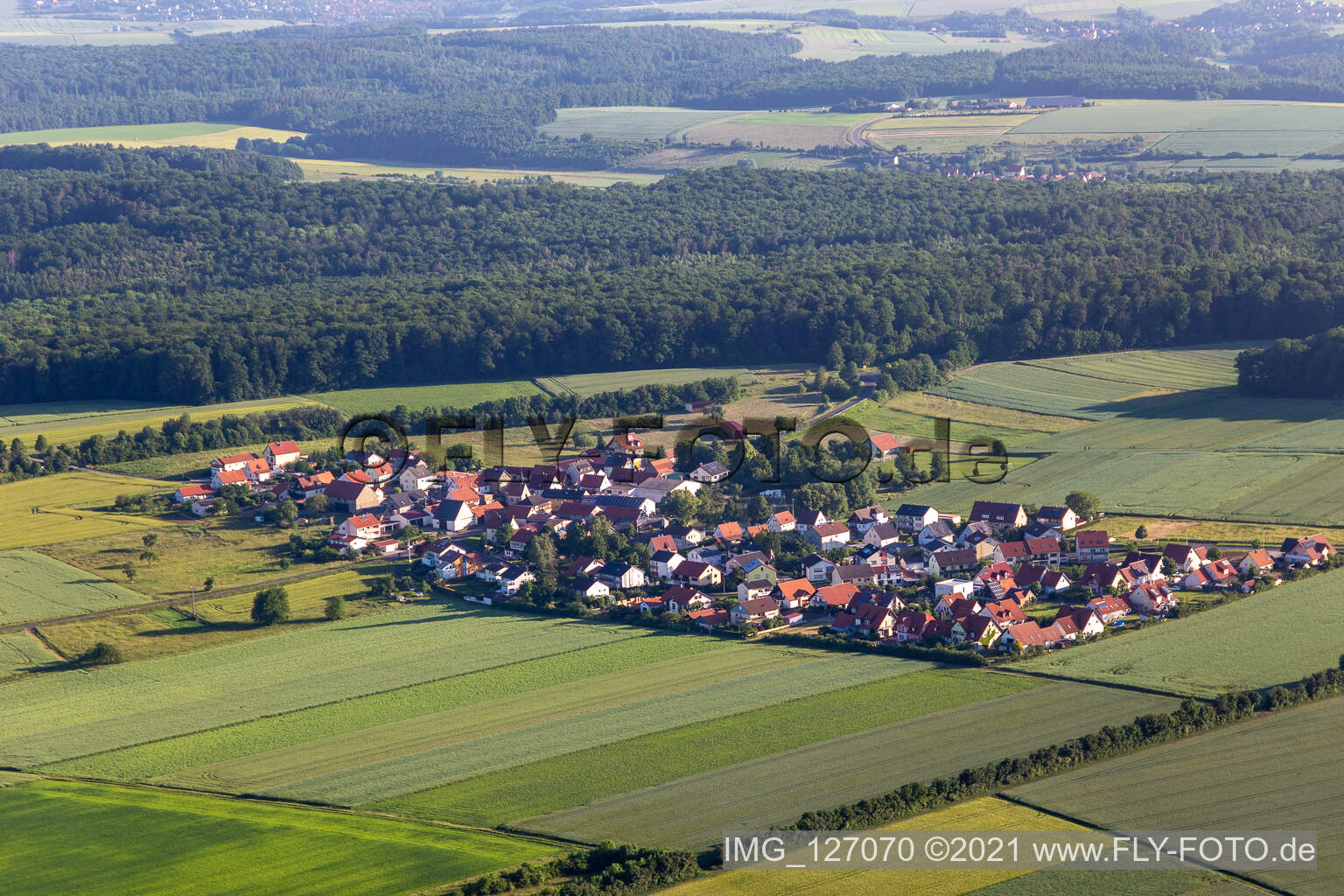 Luftaufnahme von Üchtelhausen im Bundesland Bayern, Deutschland