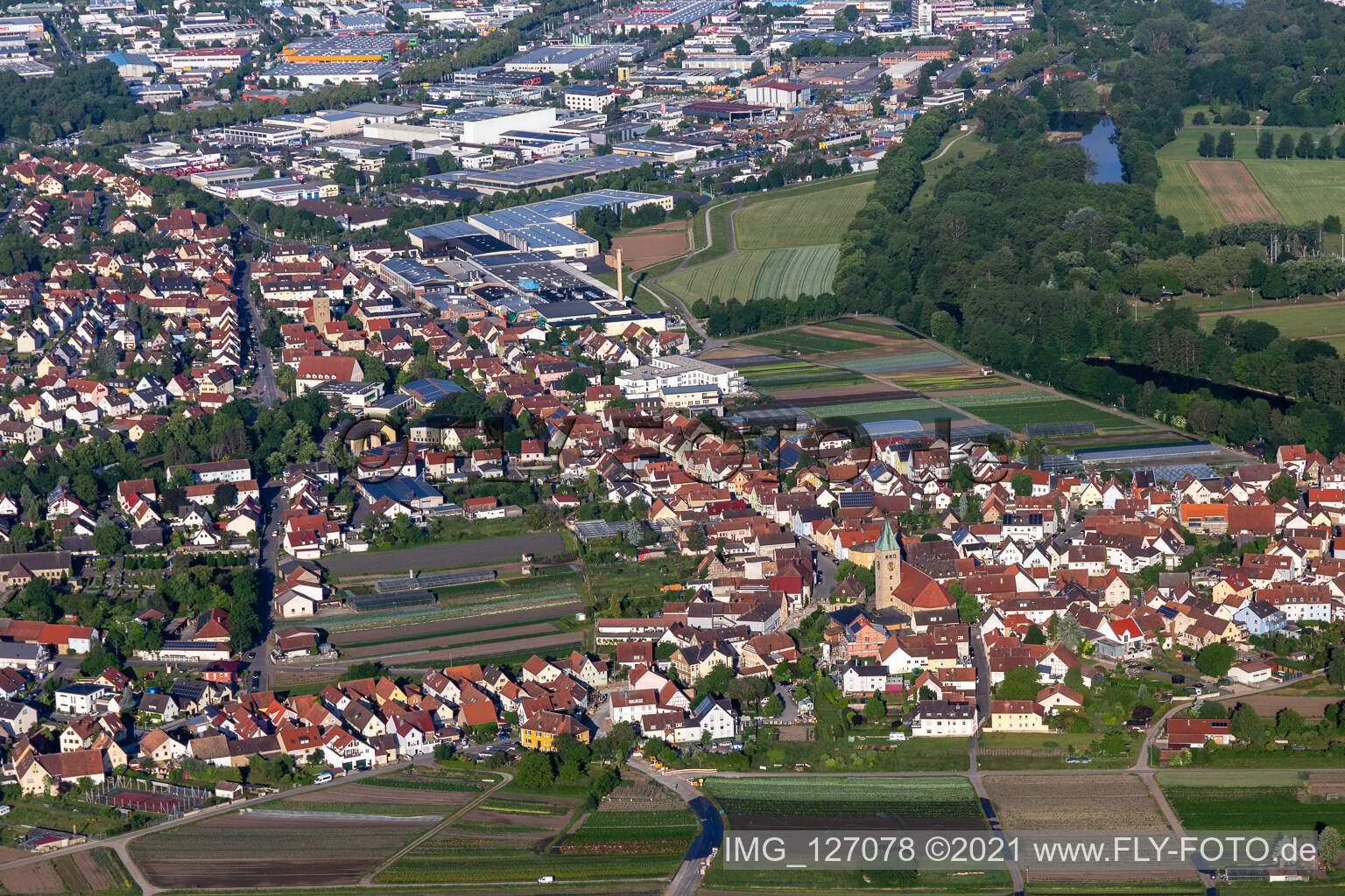 Sennfeld im Bundesland Bayern, Deutschland aus der Drohnenperspektive