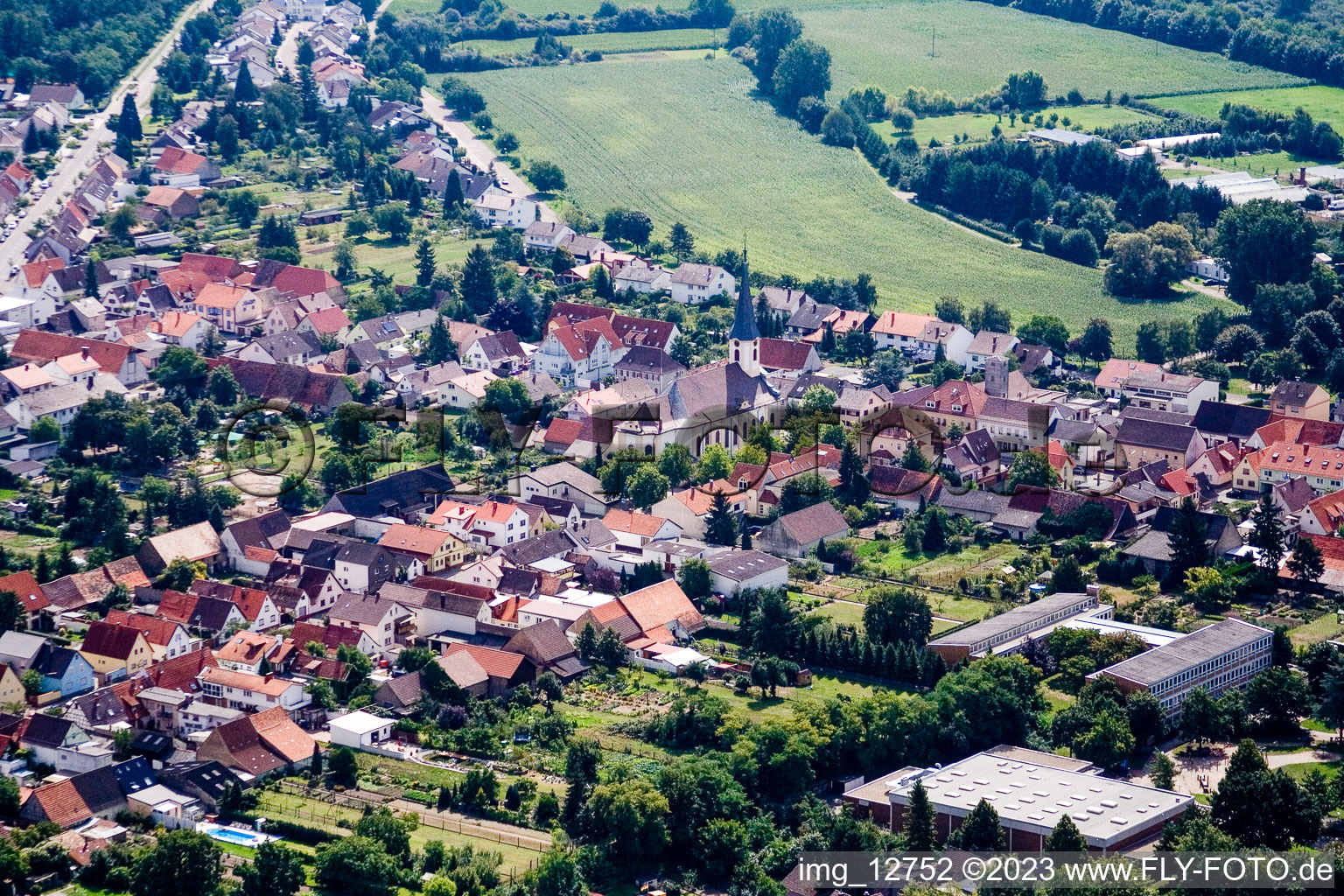 Ortsteil Huttenheim in Philippsburg im Bundesland Baden-Württemberg, Deutschland aus der Luft betrachtet