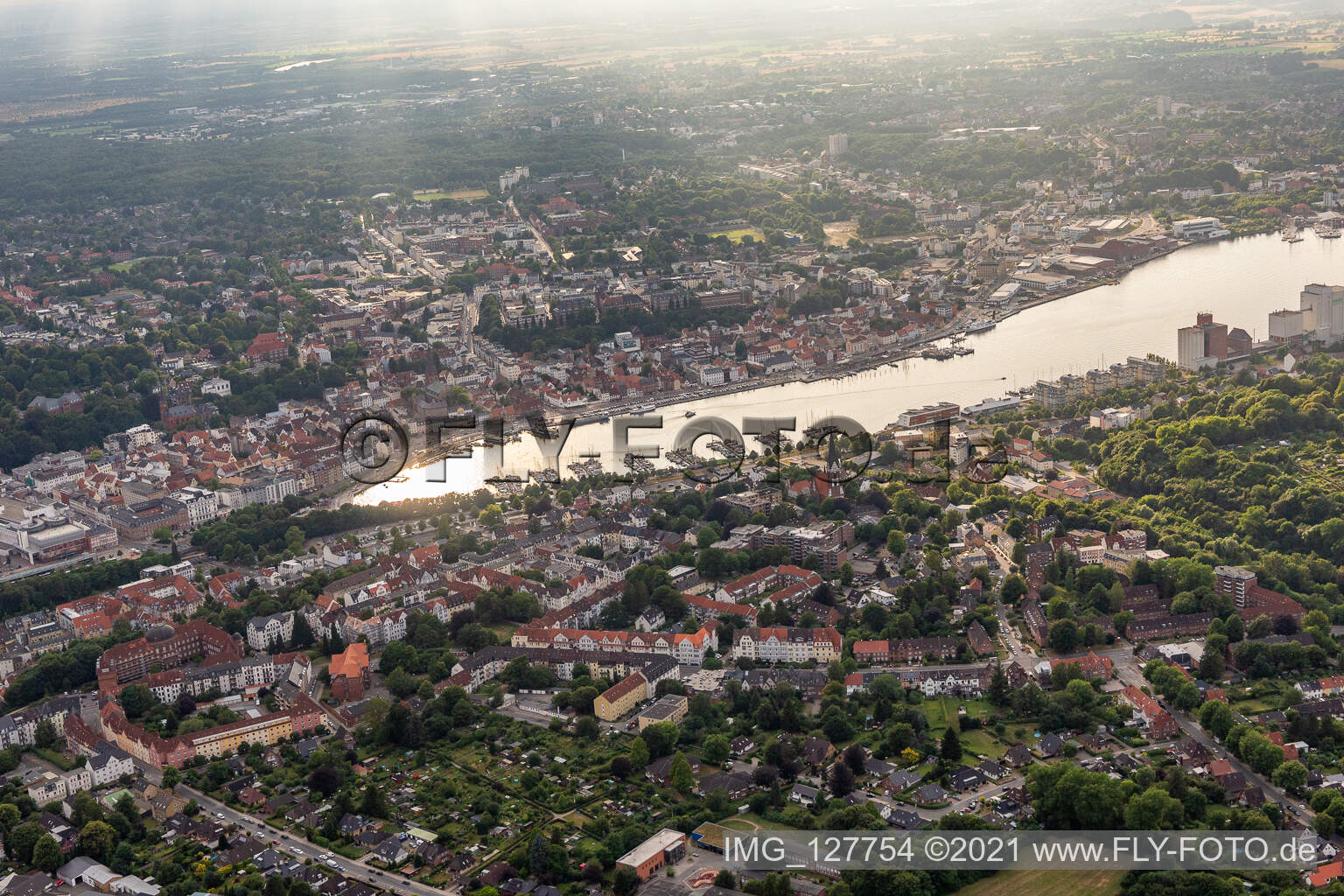 Luftbild von Hafen, Förde in Flensburg im Bundesland Schleswig-Holstein, Deutschland