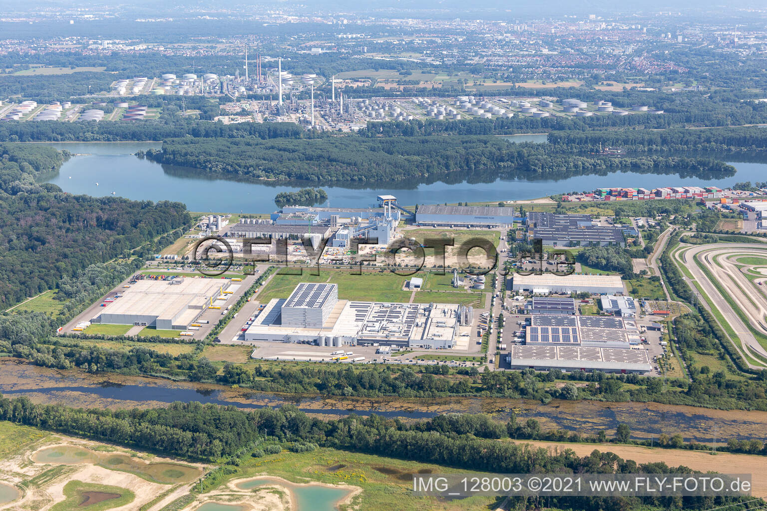 Industriegebiet Oberwald in Wörth am Rhein im Bundesland Rheinland-Pfalz, Deutschland von oben