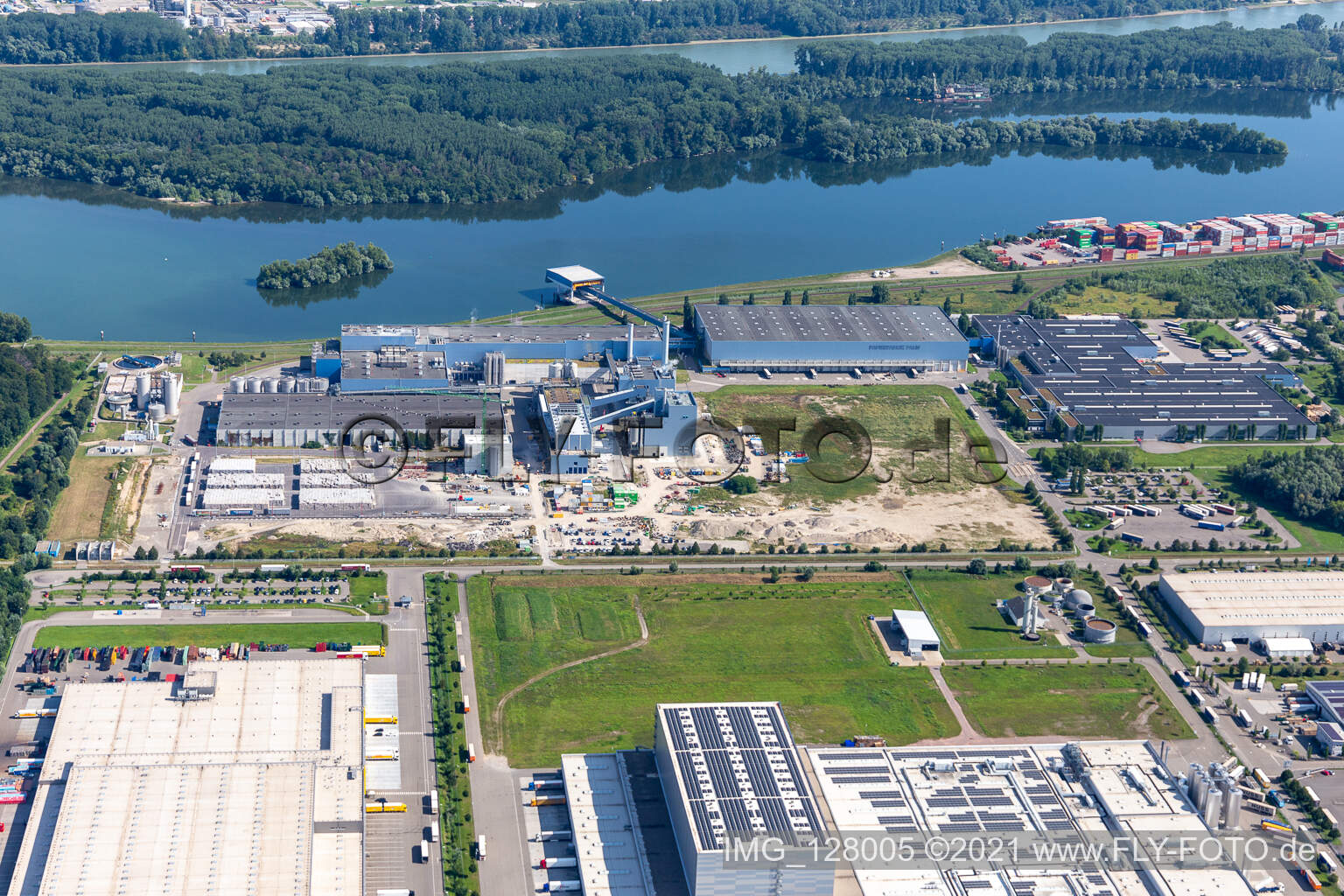 Industriegebiet Oberwald in Wörth am Rhein im Bundesland Rheinland-Pfalz, Deutschland aus der Luft