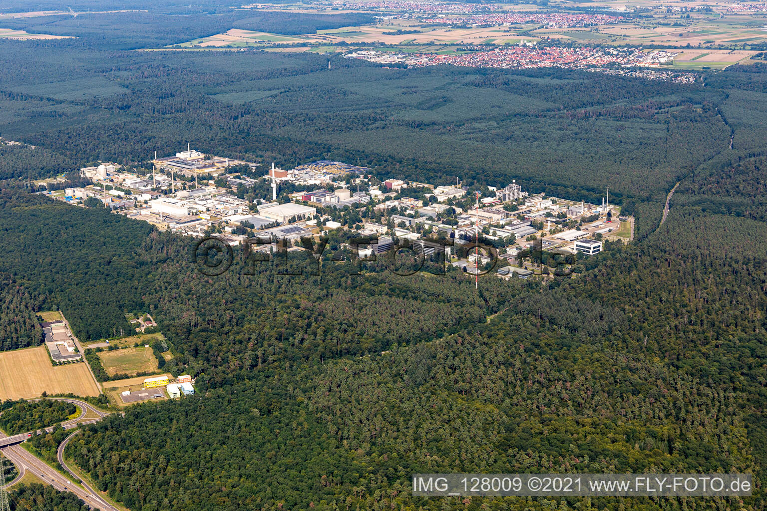 KIT-Campus Nord aus Südwesten im Ortsteil Leopoldshafen in Eggenstein-Leopoldshafen im Bundesland Baden-Württemberg, Deutschland