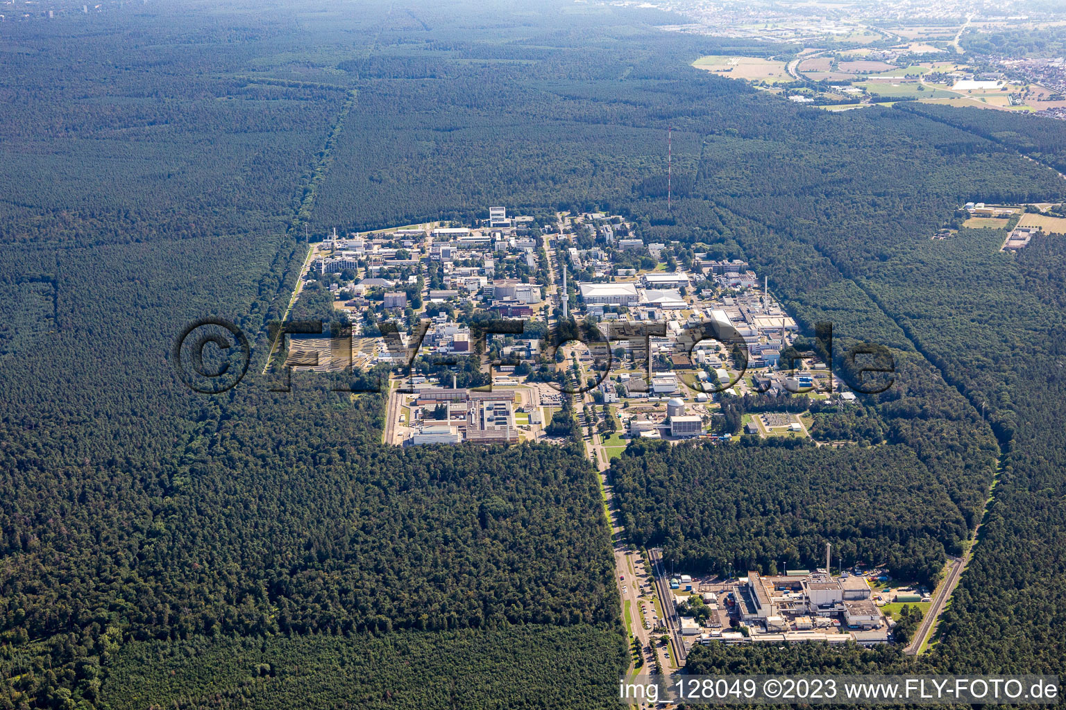 KIT-Campus Nord aus Norden im Ortsteil Leopoldshafen in Eggenstein-Leopoldshafen im Bundesland Baden-Württemberg, Deutschland