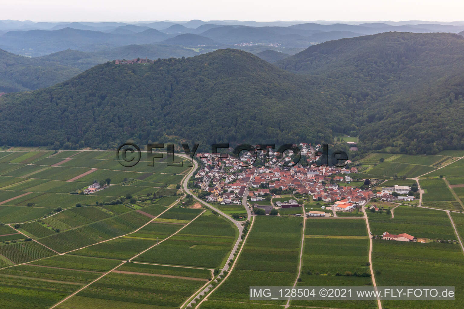 Eschbach im Bundesland Rheinland-Pfalz, Deutschland von der Drohne aus gesehen