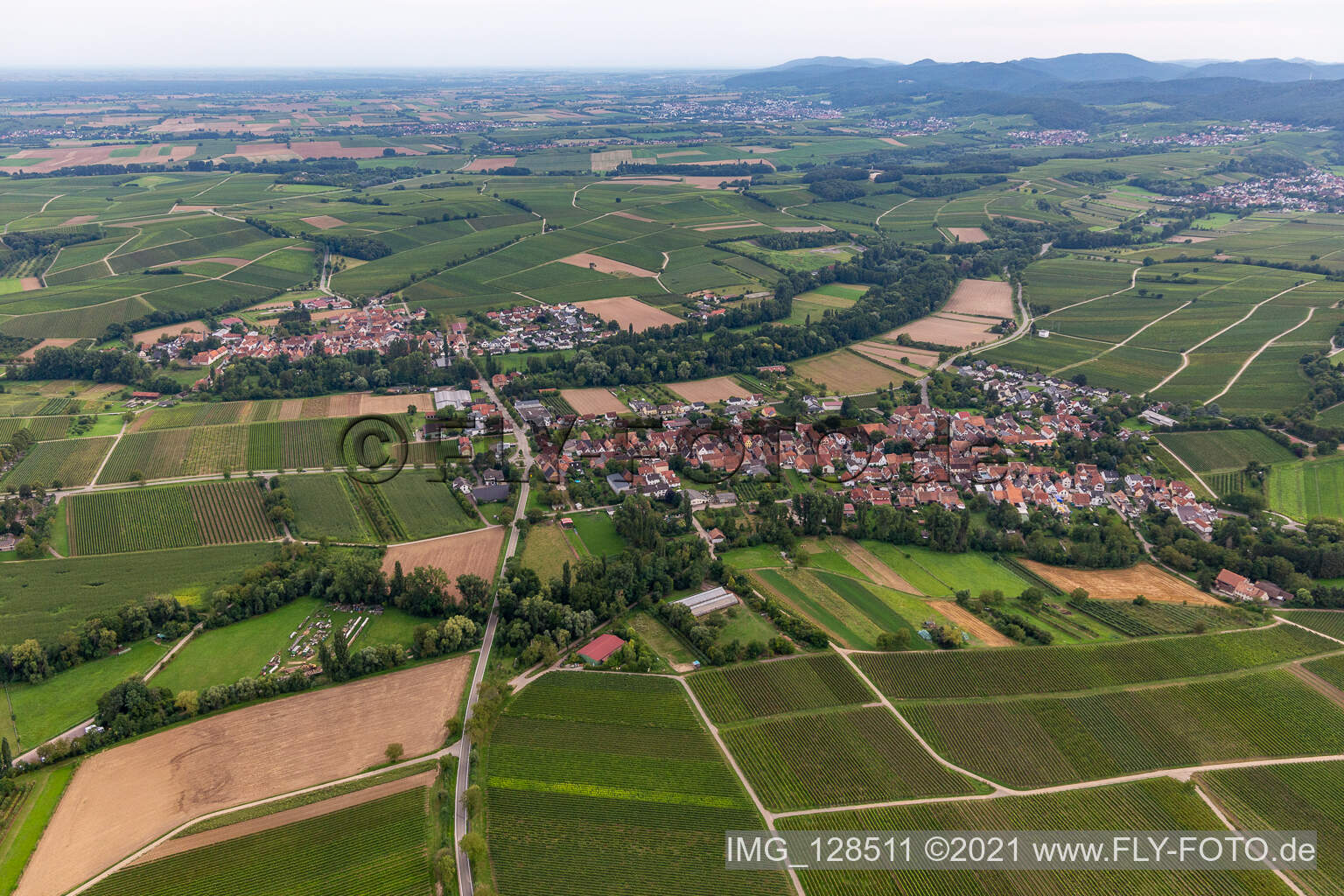 Drohnenaufname von Ortsteil Heuchelheim in Heuchelheim-Klingen im Bundesland Rheinland-Pfalz, Deutschland